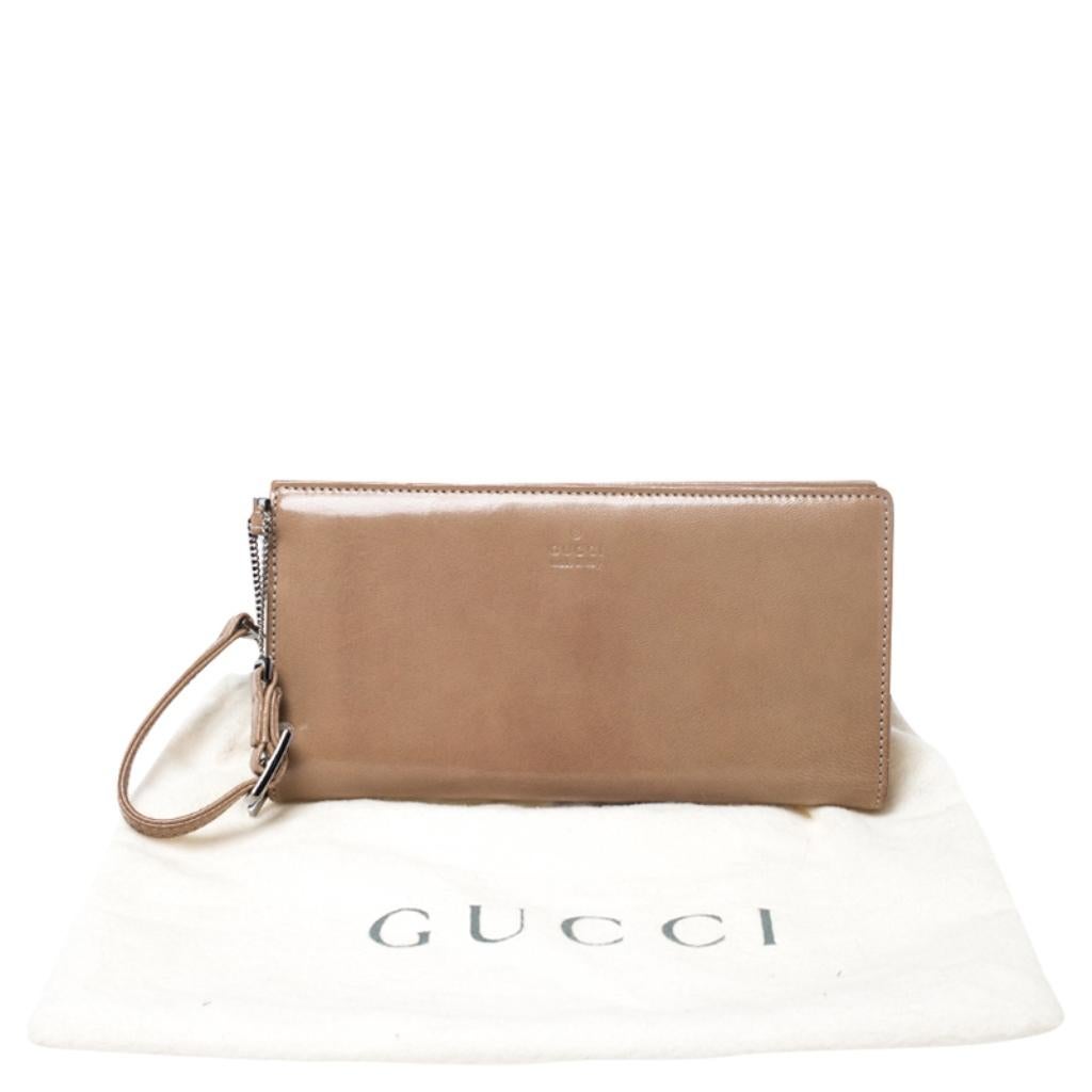 Gucci Light Brown Leather Wristlet Wallet For Sale 4