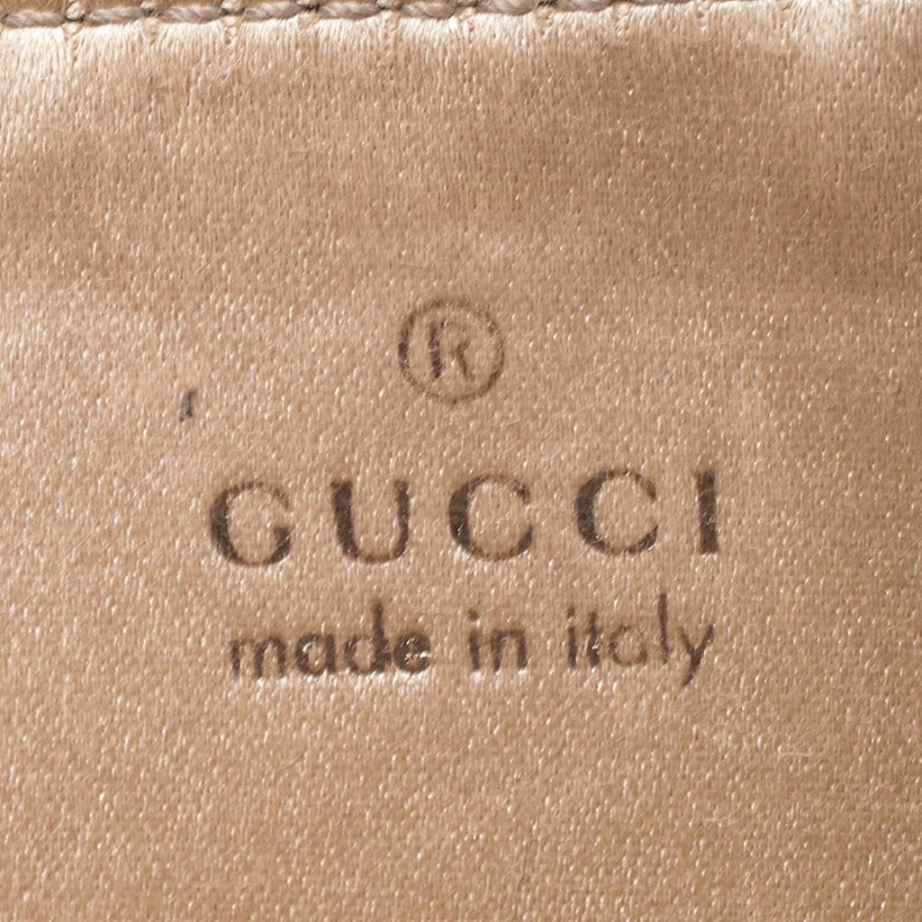Gucci Hellbraune Leder-Armband-Brieftasche im Angebot 3