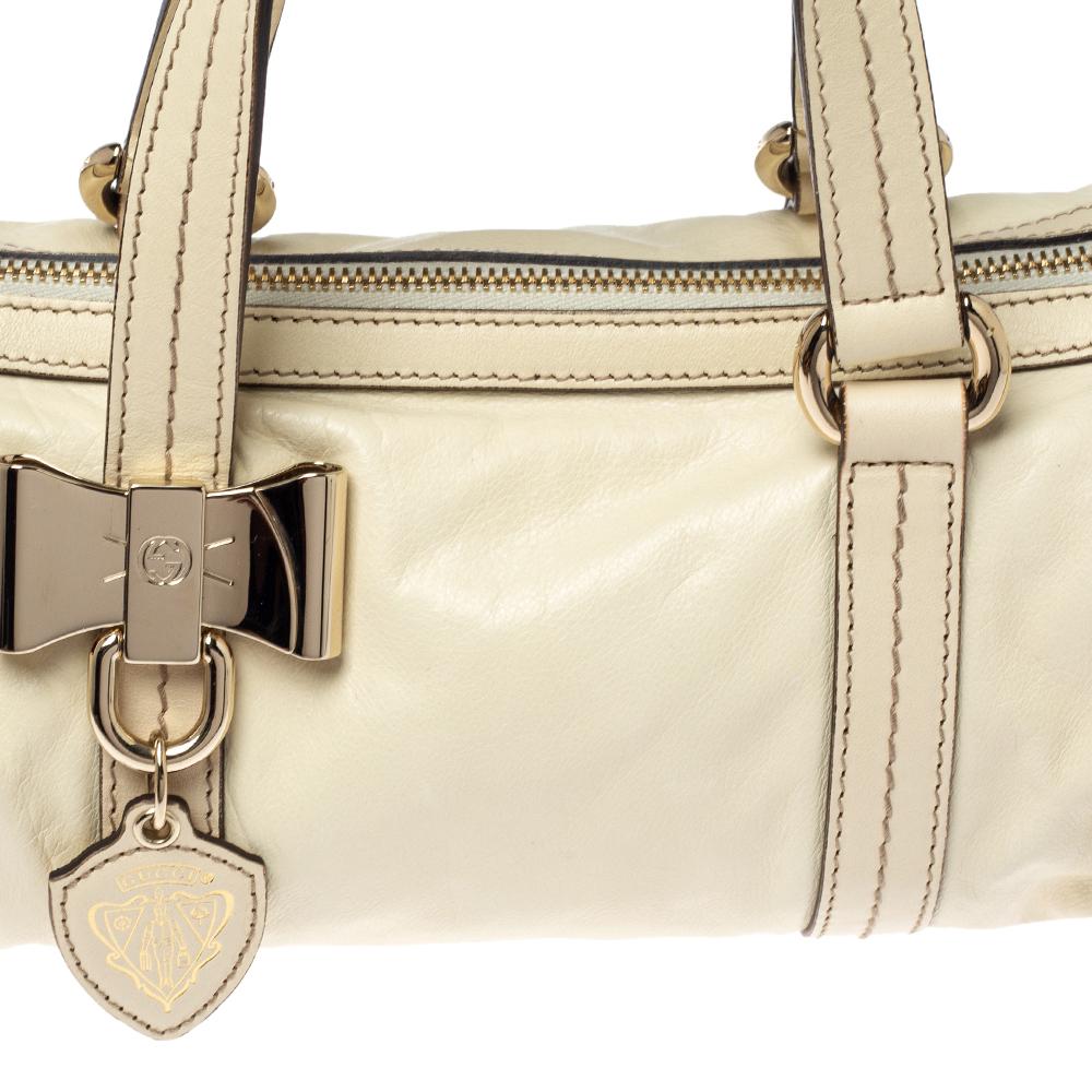 Gucci, kleine Duchessa Boston Tasche aus hell cremefarbenem Leder 5