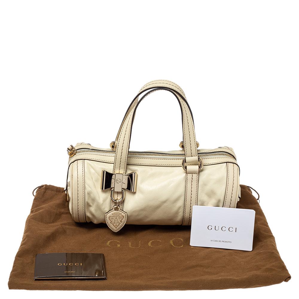 Gucci, kleine Duchessa Boston Tasche aus hell cremefarbenem Leder 7