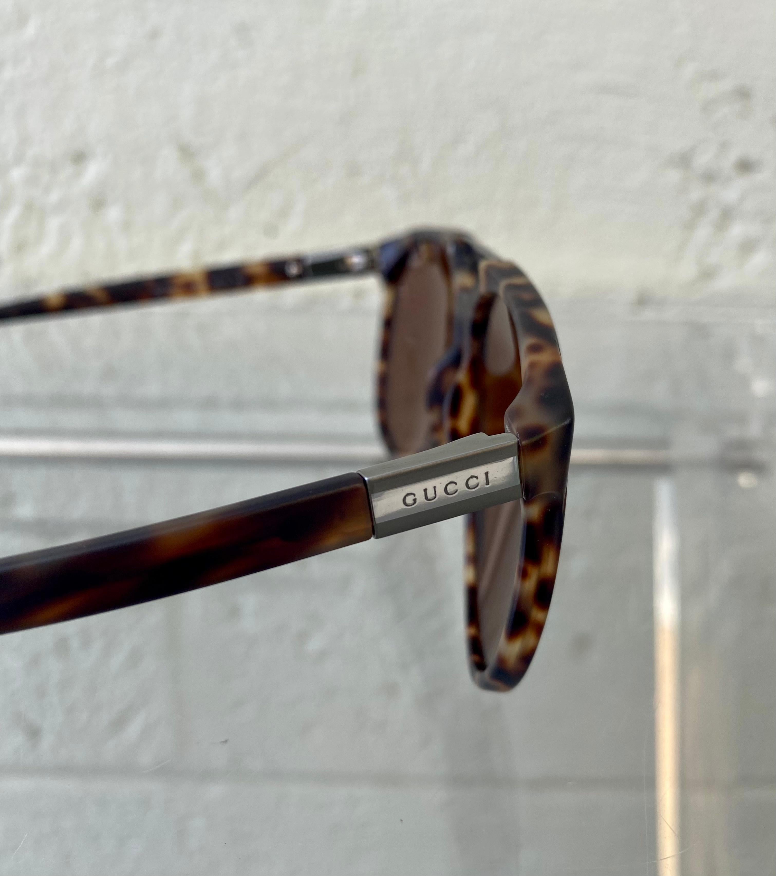 Gucci Light Havana Tortoise Sunglasses  In Excellent Condition In Fort Lauderdale, FL