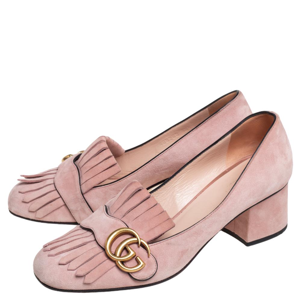 Gucci Light Pink Suede GG Marmont Fringe Block Heel Pumps Size 38.5 In Good Condition In Dubai, Al Qouz 2