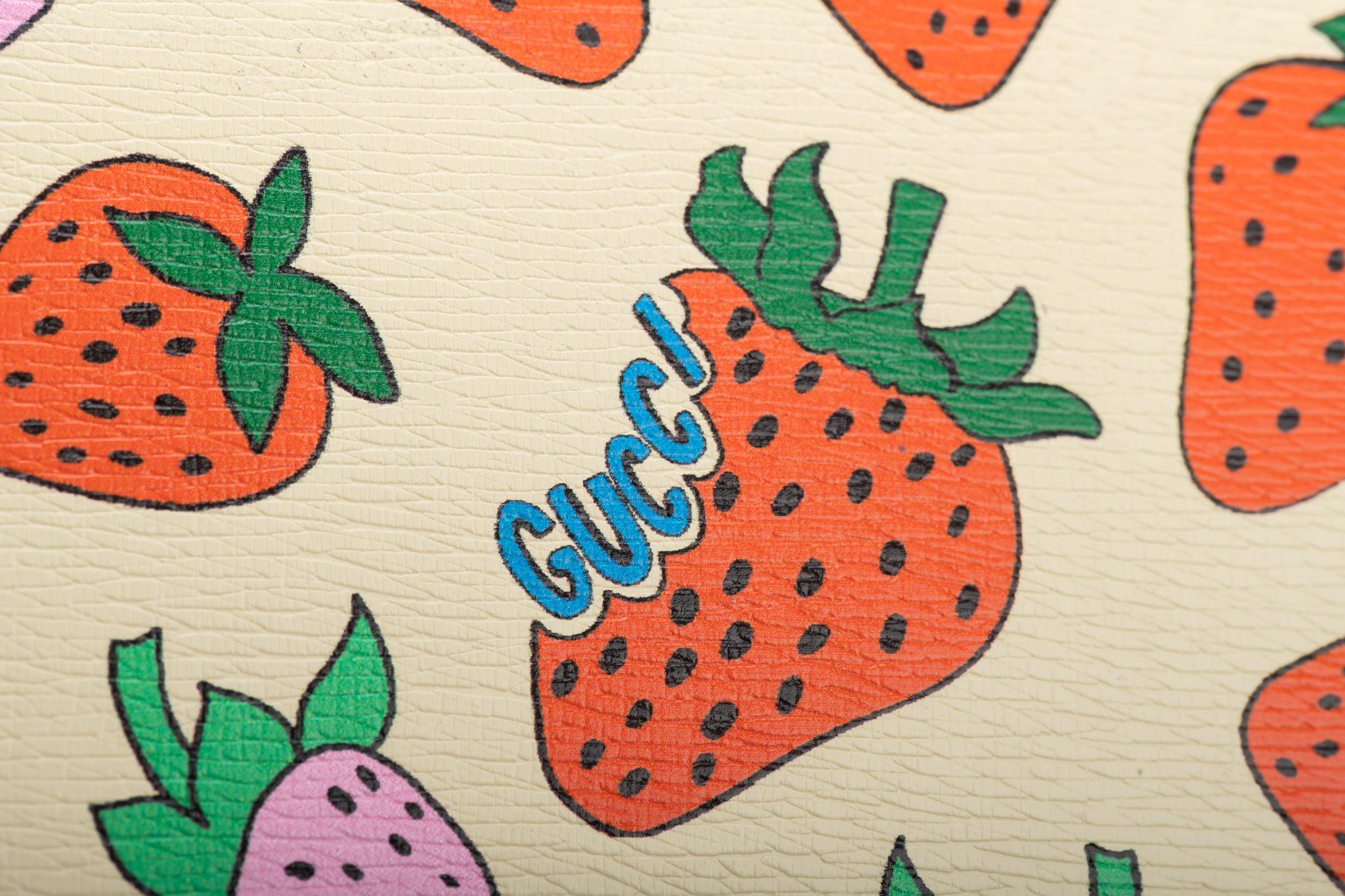 Gucci Lim.Ed. BNIB Strawberry Clutch In New Condition In West Hollywood, CA