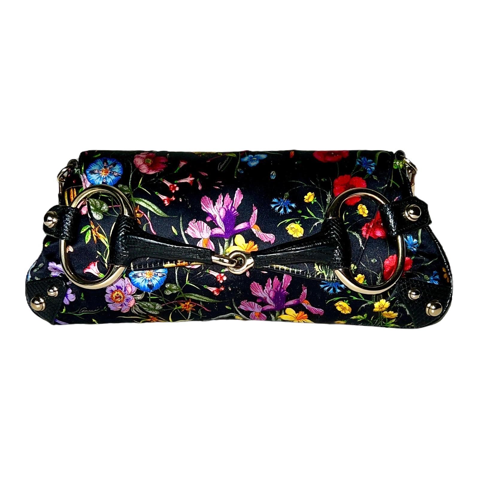 RARE GUCCI FLORAL FLORA PRINT SIGNATURE HORSEBIT BAG


DETAILS: 

A GUCCI signature piece that will last you for many years
Timeless classic - a true beauty!
Loved by many celebrities
From one of GUCCI's most stunning collections in the famous GUCCI
