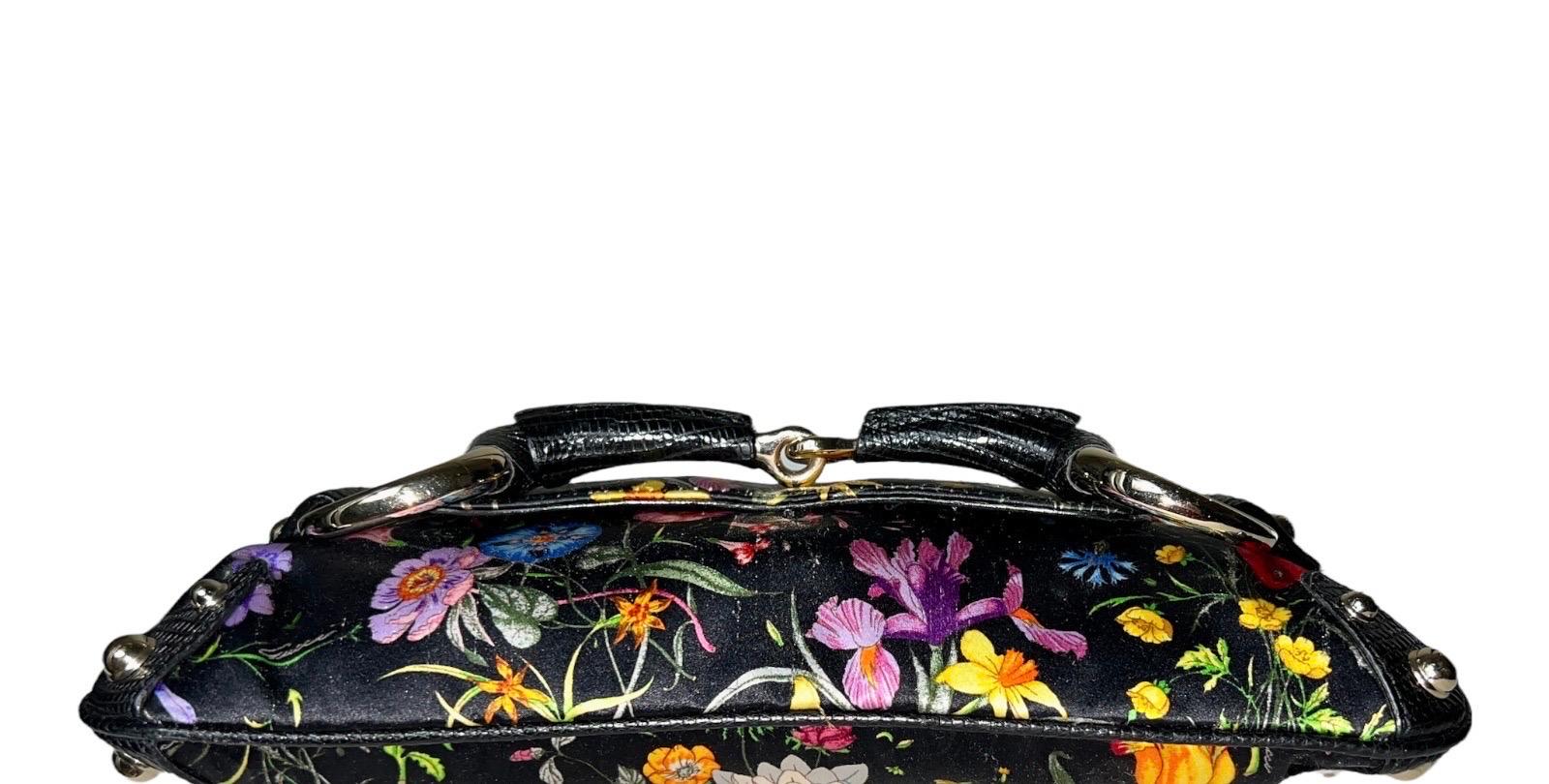GUCCI Limited Edition Exotic Lizard Satin Flora Print Horsebit Bag Clutch In Good Condition For Sale In Switzerland, CH