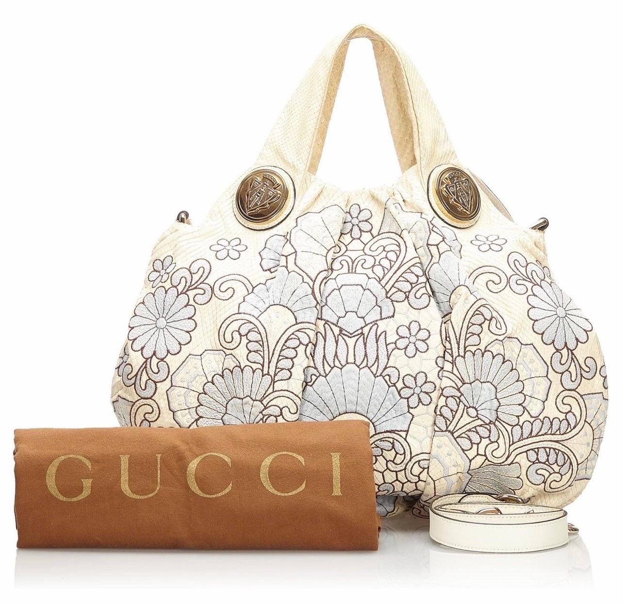 GUCCI Limited Edition Exotic Python Skin Embroidered Cream Hand Bag with Crest For Sale 7