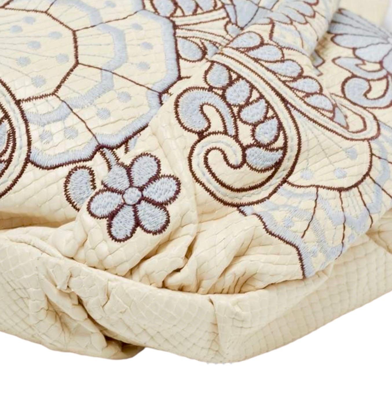 GUCCI Limited Edition Exotic Python Skin Embroidered Cream Hand Bag with Crest For Sale 2