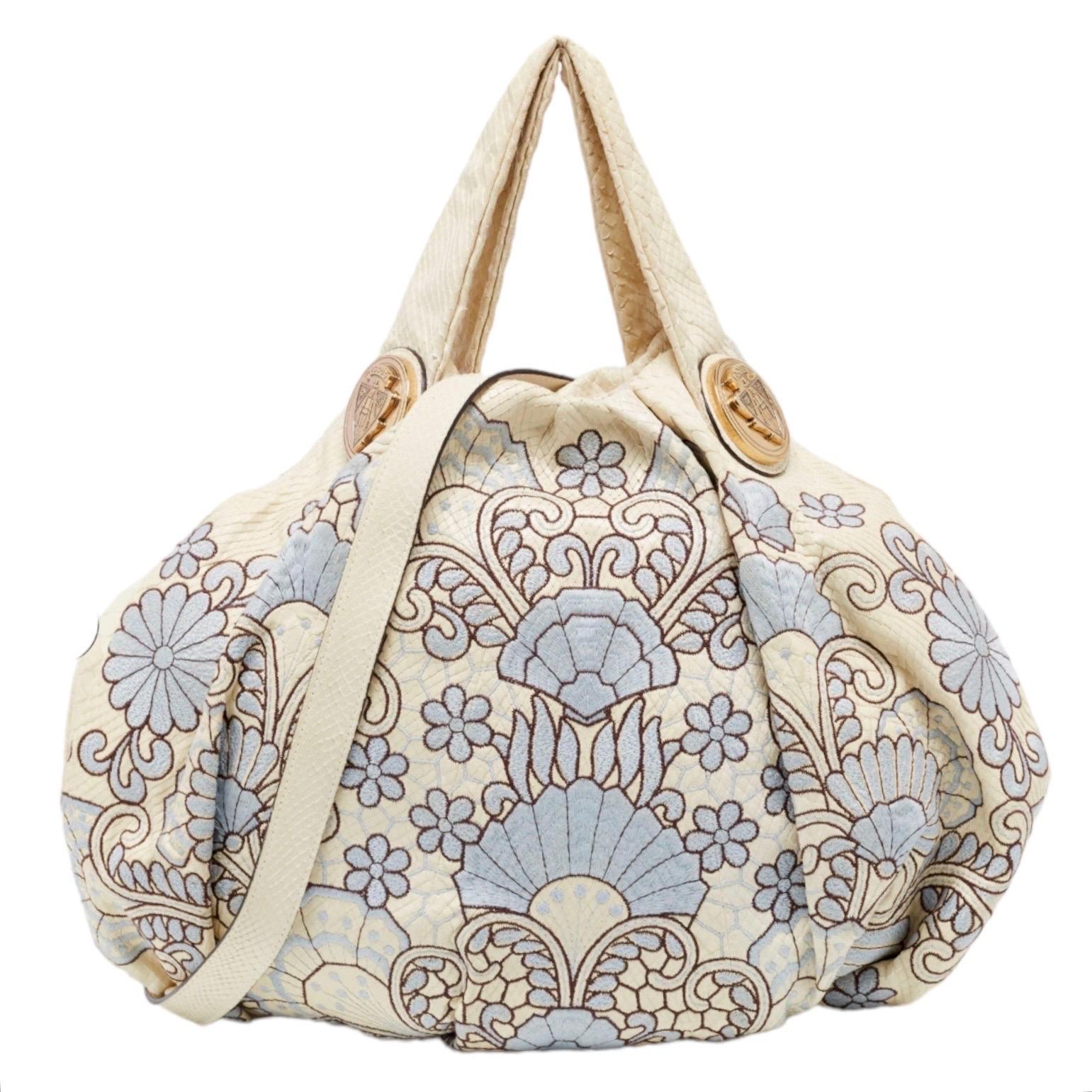 GUCCI Limited Edition Exotic Python Skin Embroidered Cream Hand Bag with Crest For Sale 3