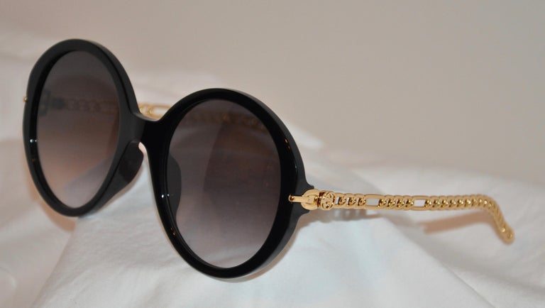 Gucci "Limited Edition" Thick Black Lucite and Optional Hanging Earrings"  Sunglass For Sale at 1stDibs | gucci sunglasses limited edition, gucci  sunglasses with earrings, gucci sunglasses with hanging gg