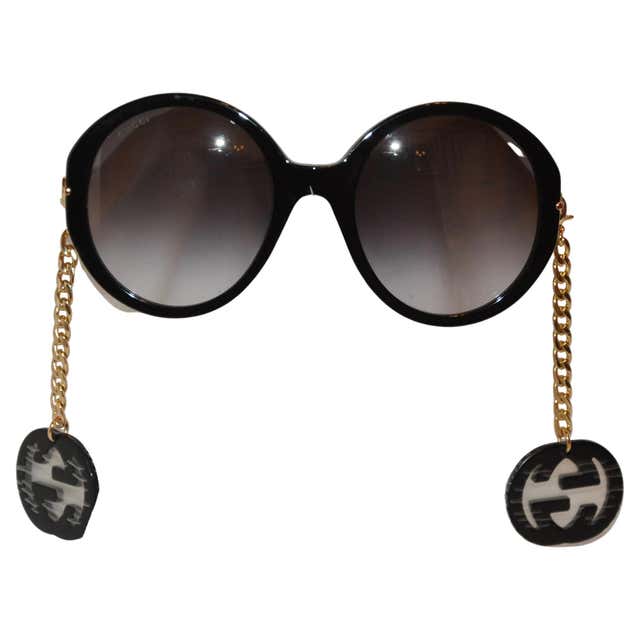 Gucci Signature Logo Gilded Gold Bold Sunglasses For Sale at 1stDibs