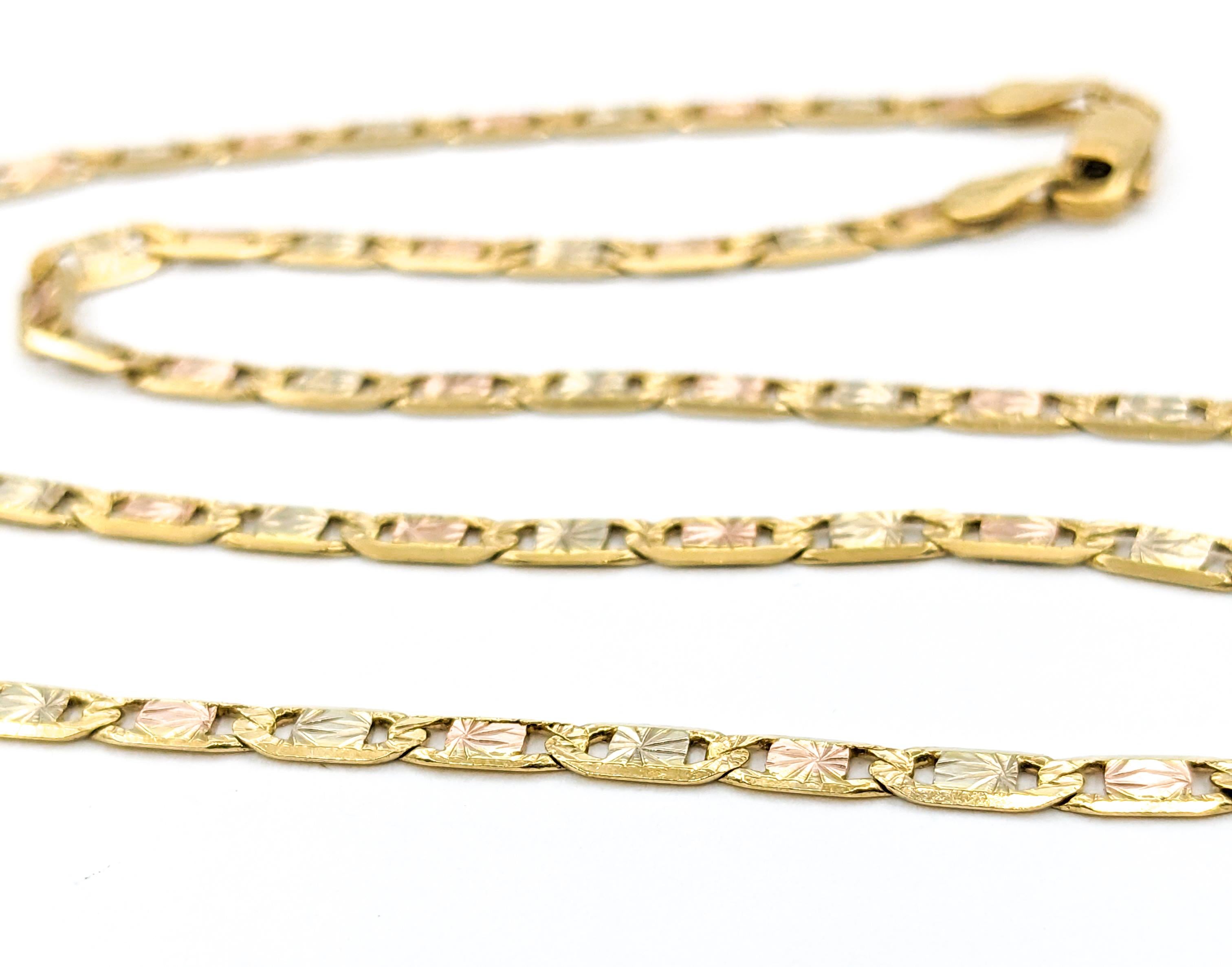 Gucci Link Design Necklace In Yellow Gold For Sale 1
