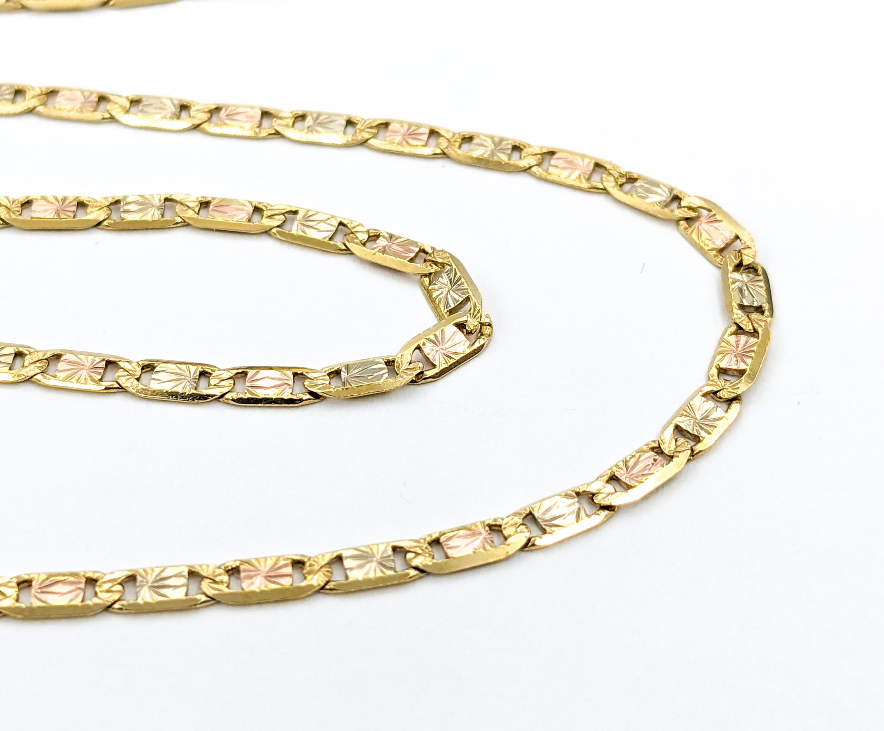 Gucci Link Design Necklace In Yellow Gold For Sale 2