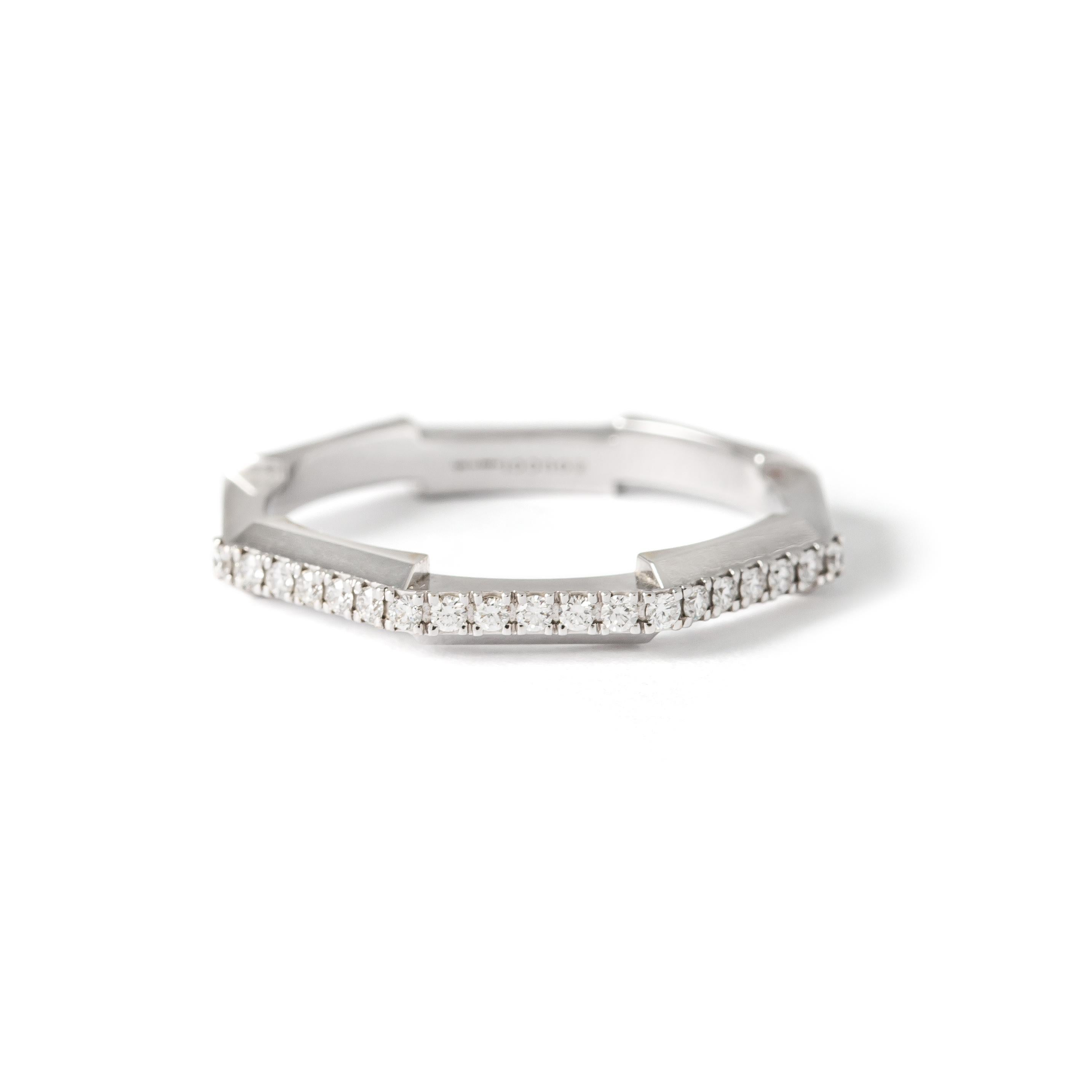 Gucci Link to Love Mirrored Ring 
18K White Gold and Diamond.

Size 18.

Comes with Gucci box.

Signed Gucci.
Made in ITALY.

A bold and influential ring design.
Stackable mechanism for adding one or more rings on top.

The Link To Love mirrored