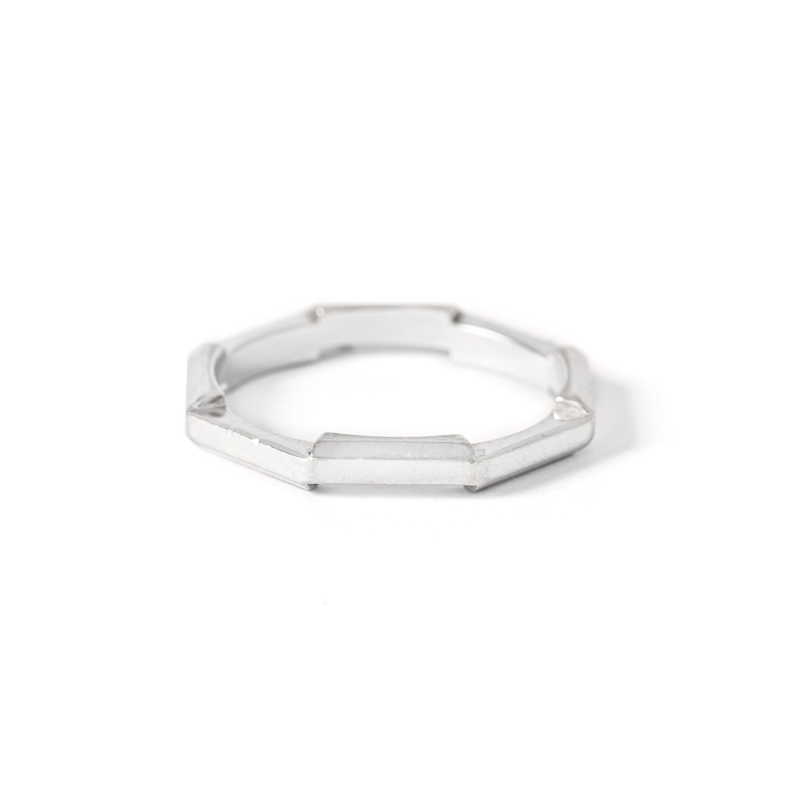 Round Cut Gucci Link to Love Diamond White 18k Gold Ring For Sale