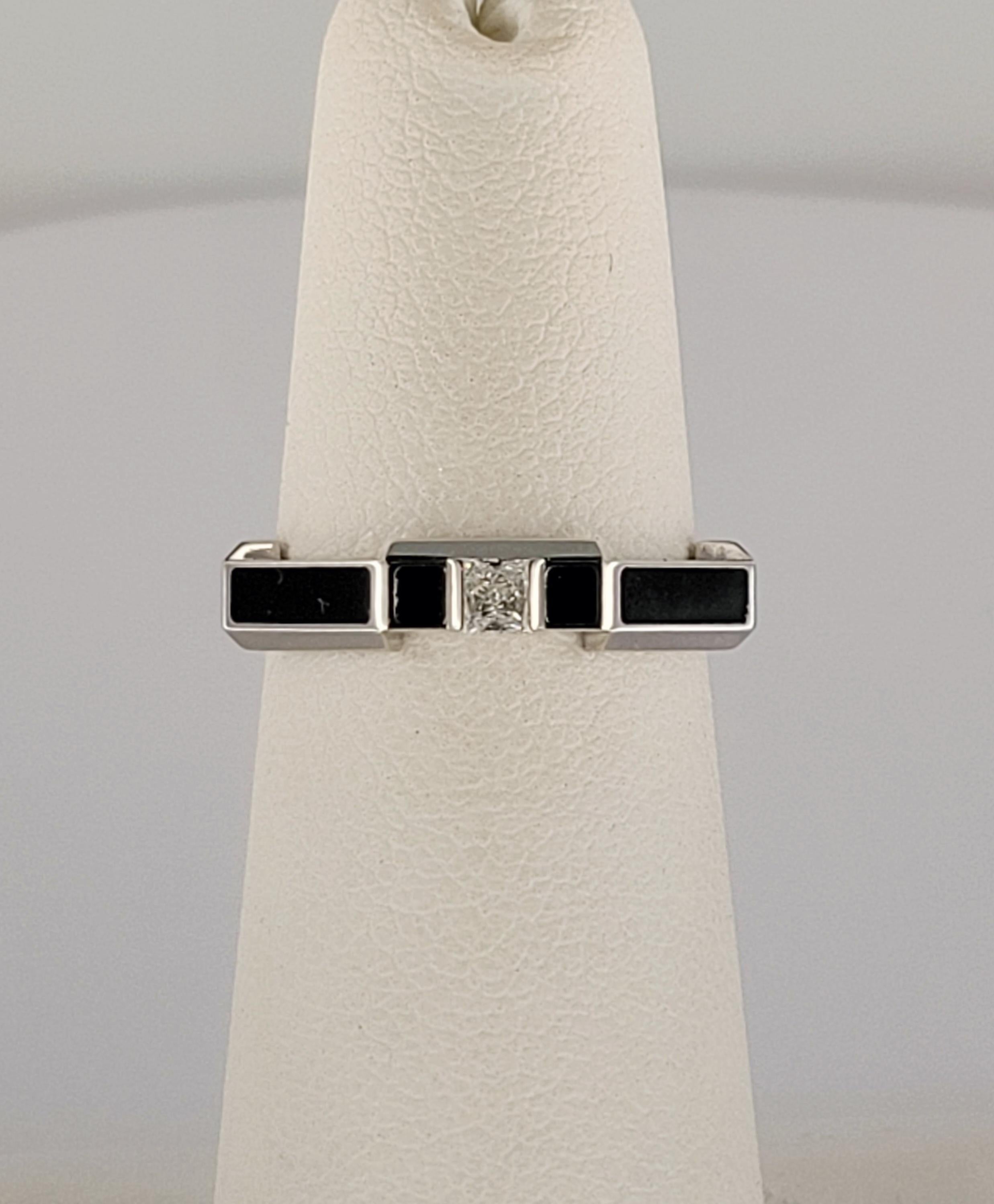 gucci link to love enamel and diamond ring