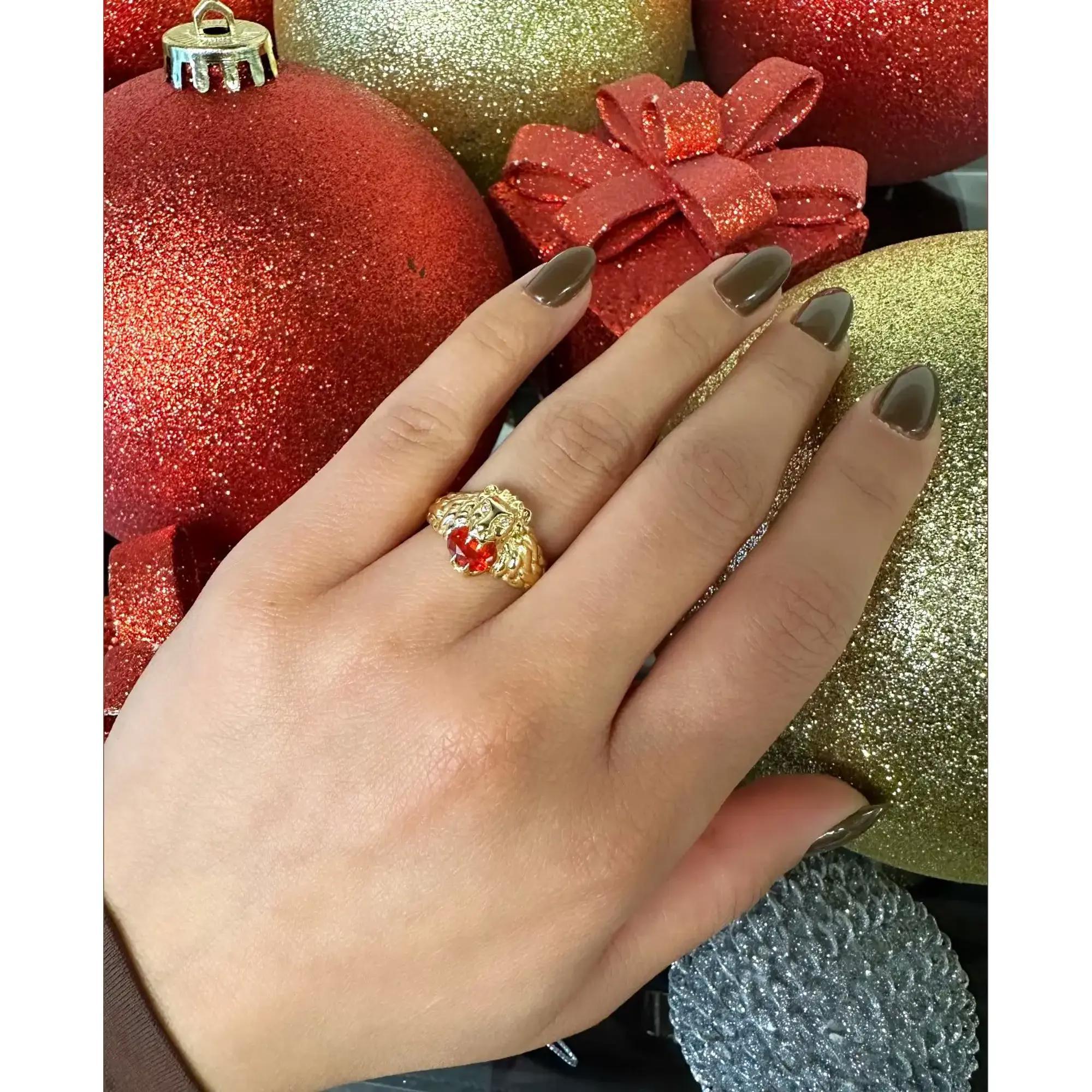 Gucci Lion Head Diamond Fire Opal Ring 18K Yellow Gold Size 7 In New Condition For Sale In New York, NY