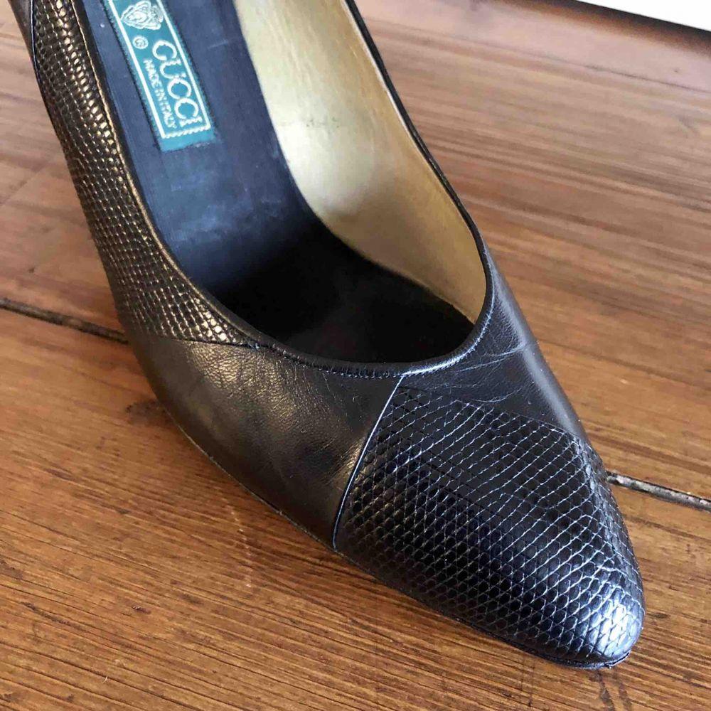 Women's Gucci Lizard Leather Heels in Black