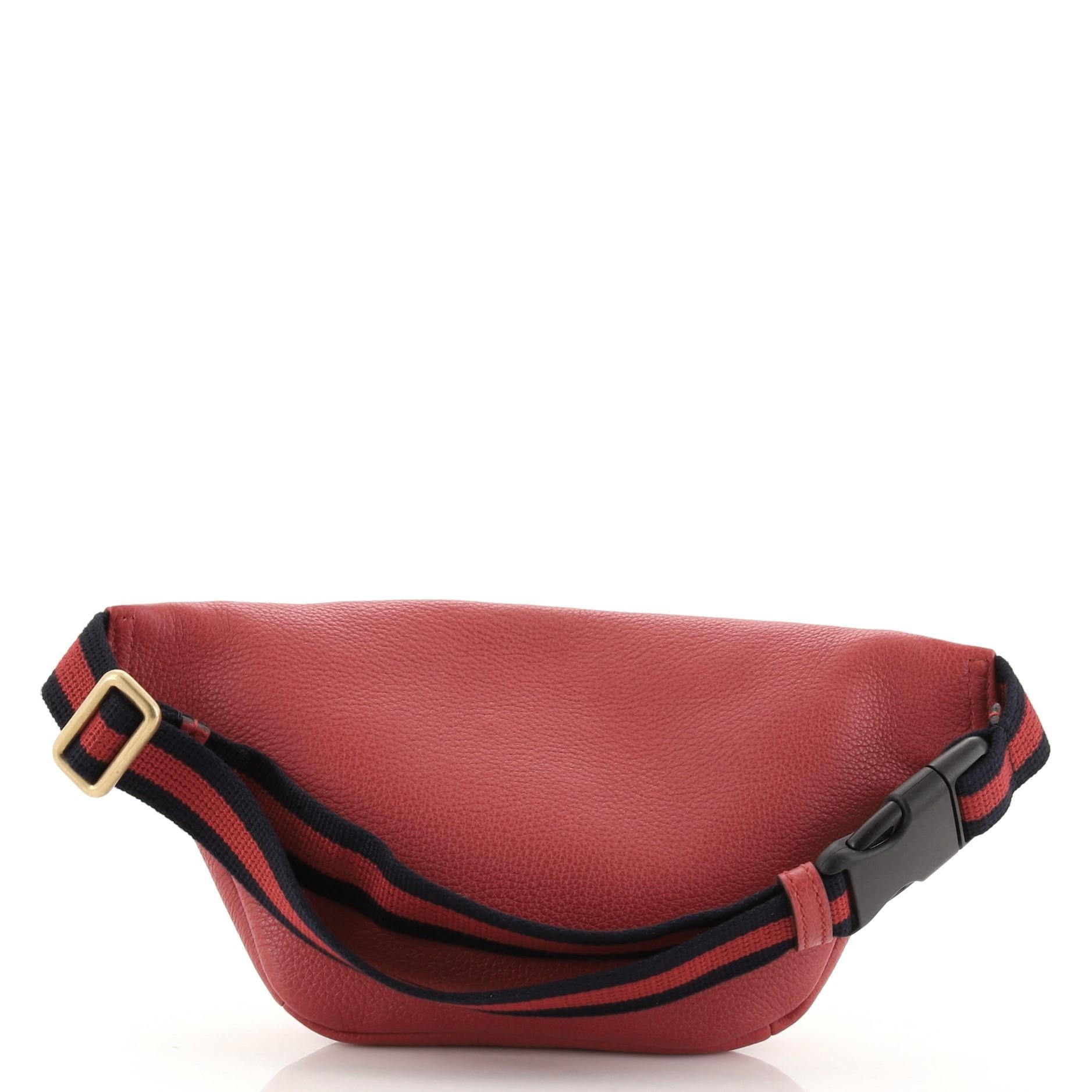 Gucci Logo Gürteltasche aus bedrucktem Leder von Gucci im Zustand „Gut“ in NY, NY