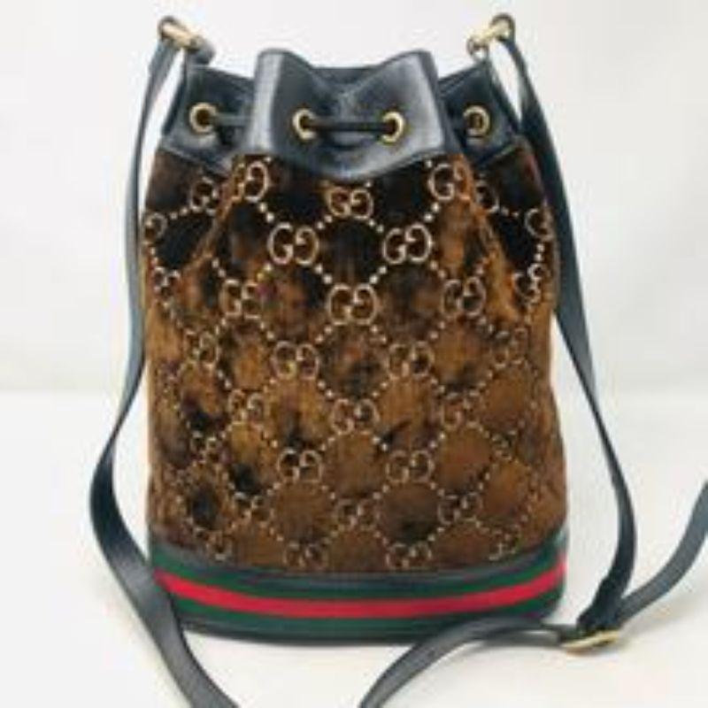 Ophia Gg Bucket Bag mit braunem Samt-Logo von Gucci im Zustand „Neu“ im Angebot in Los Angeles, CA