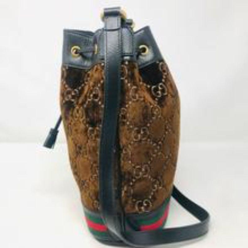 Ophia Gg Bucket Bag mit braunem Samt-Logo von Gucci Damen im Angebot