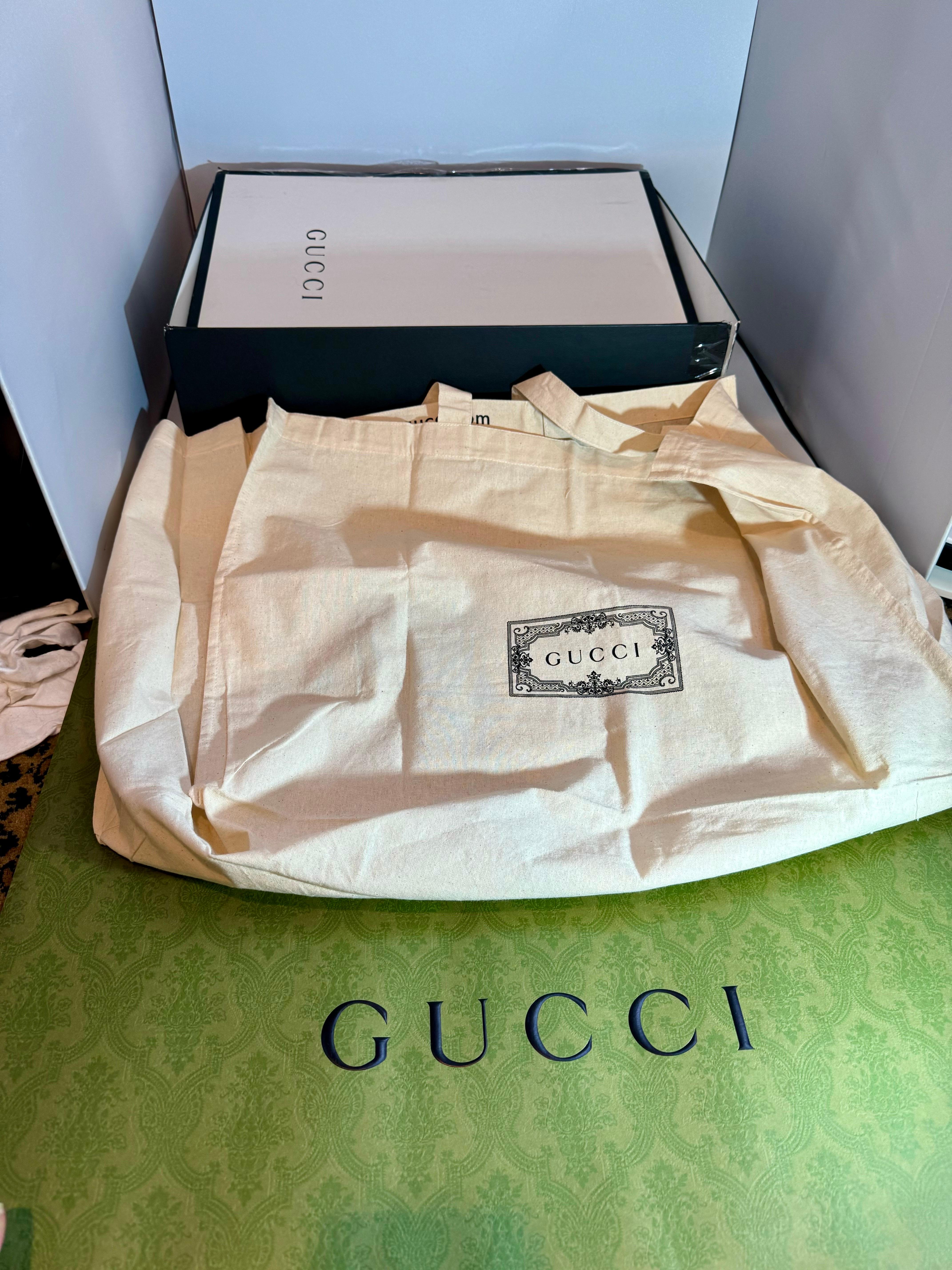 Gucci Logo Cripto imprimé cuir ivoire 100 % authentique avec sa boîte ! Sac à dos unisexe en vente 7