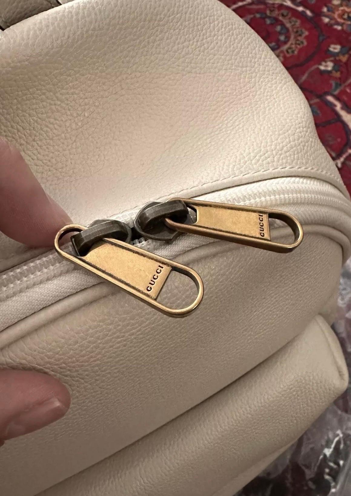 Gucci Logo Cripto imprimé cuir ivoire 100 % authentique avec sa boîte ! Sac à dos unisexe Pour femmes en vente
