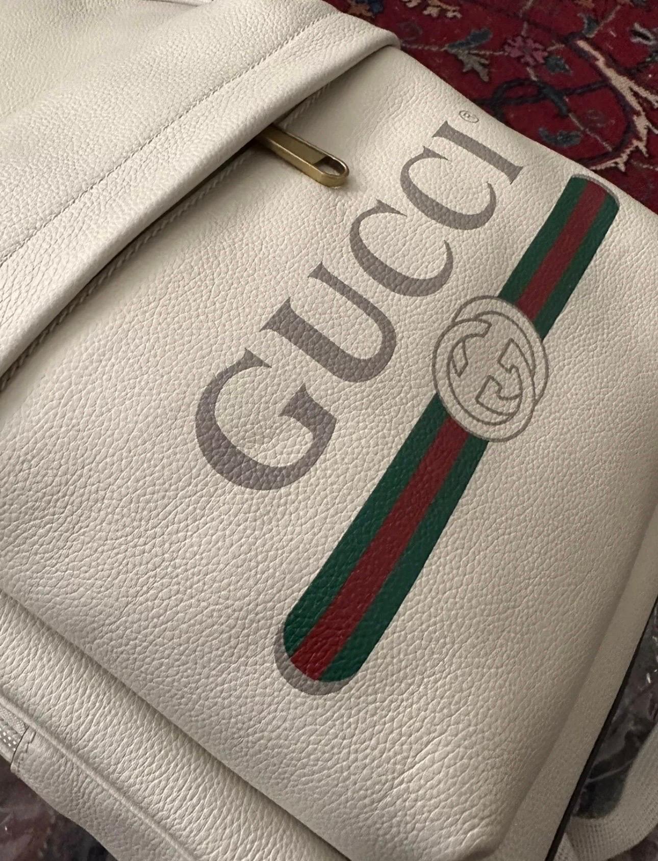 Gucci Logo Cripto imprimé cuir ivoire 100 % authentique avec sa boîte ! Sac à dos unisexe en vente 3