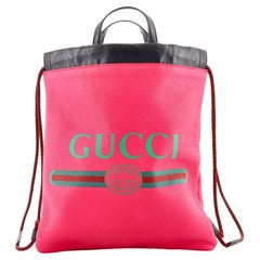 Gucci Logo Rucksack mit Kordelzug aus bedrucktem Leder Medium