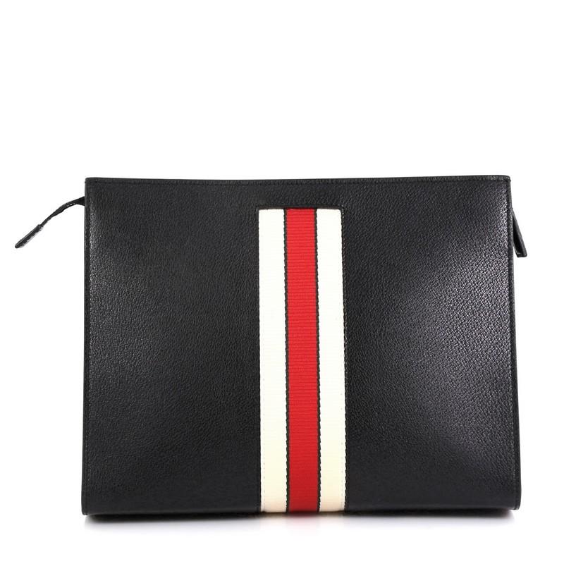 Gucci Logo Stripe Pouch Leather  In Good Condition In NY, NY