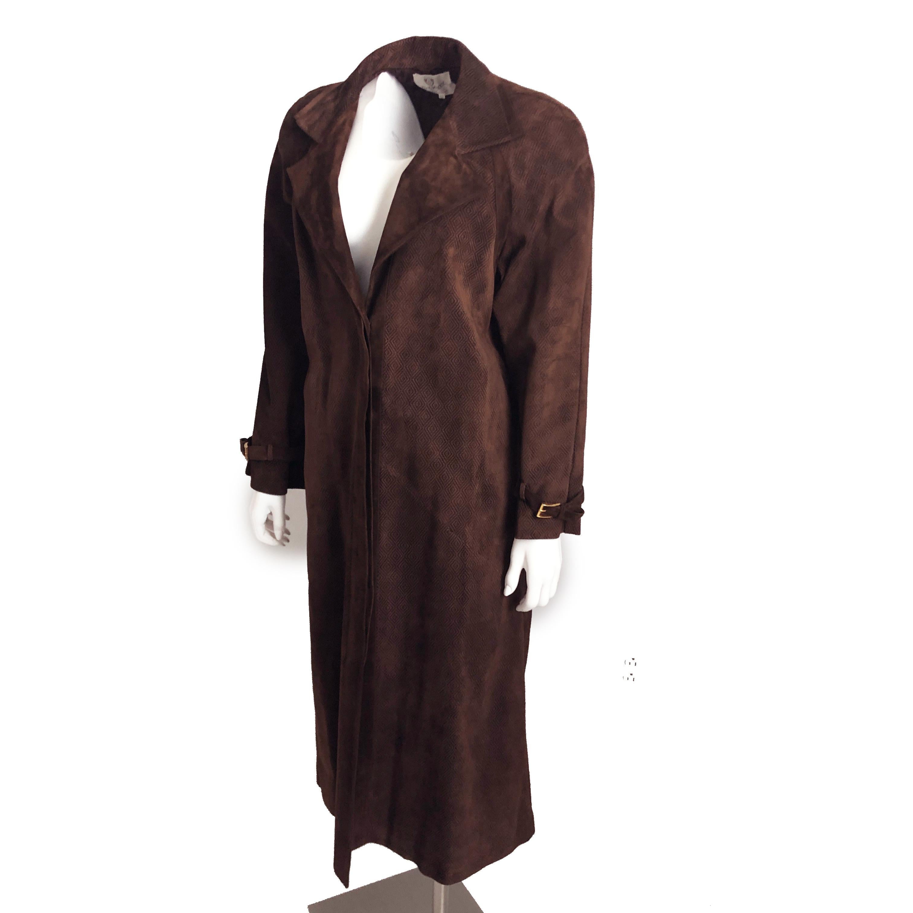 Gucci Long Textured Suede Coat with Matching Skirt 2pc Set Vintage Sz 42/46  In Good Condition For Sale In Port Saint Lucie, FL