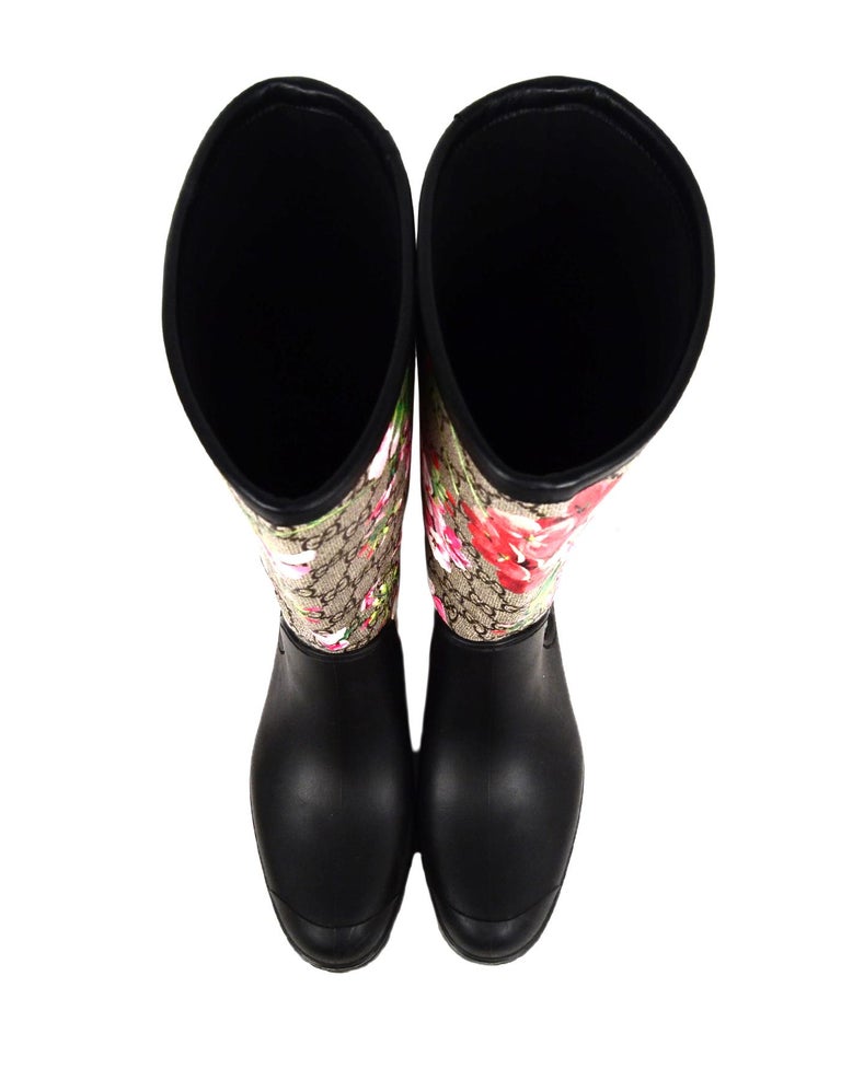 median Hobart frisk Gucci Ltd Edt Black/Floral Supreme Prato GG Blooms Rubber Rain Boots Sz 38  For Sale at 1stDibs | prato boots with spikes, gucci floral boots, gucci  prato rain boots