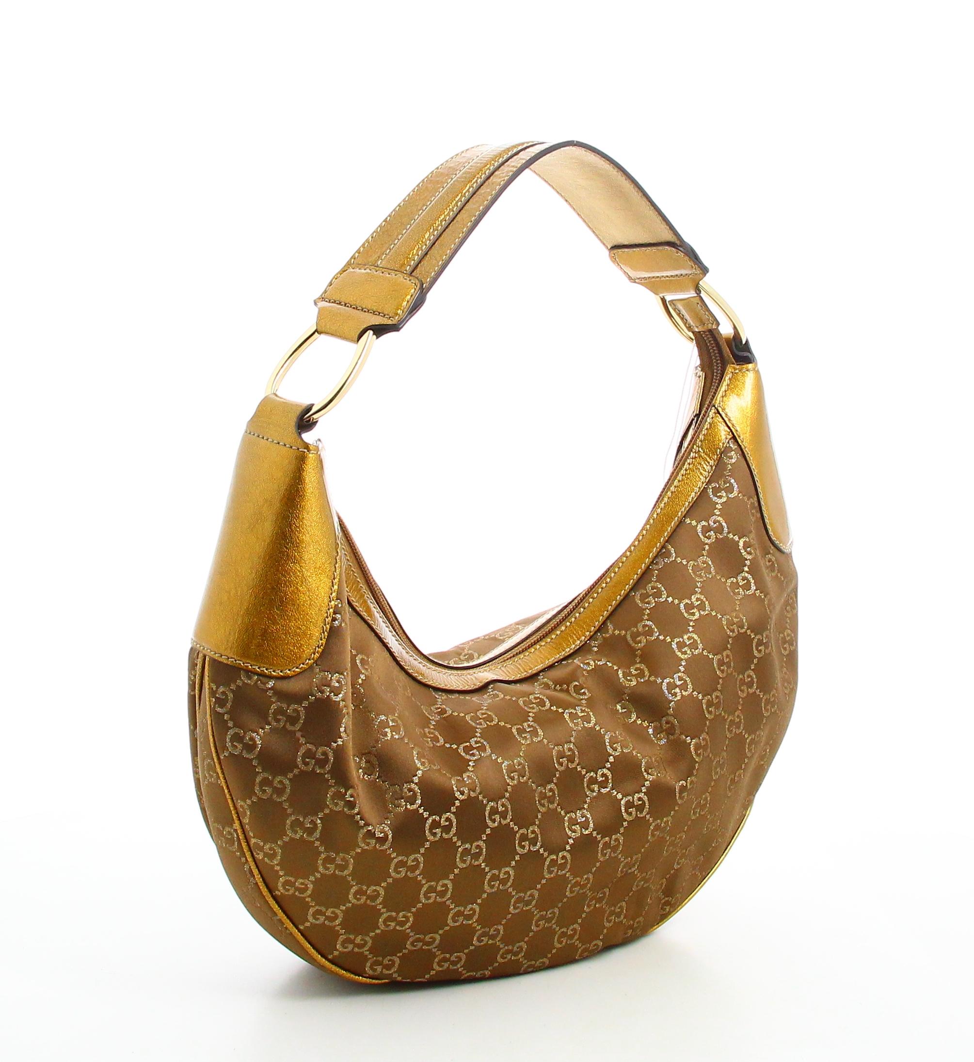Gucci Lurex Golden Monogram Handbag  In Good Condition For Sale In PARIS, FR