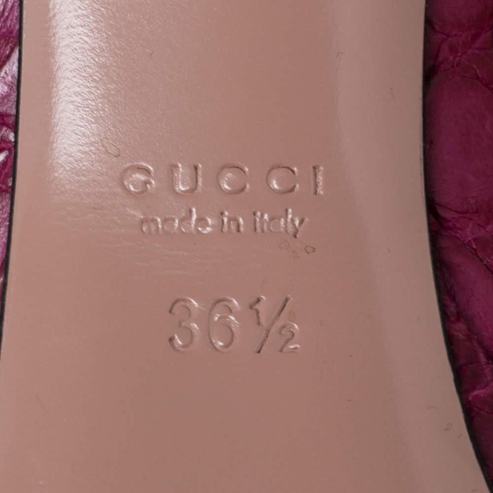 Gucci Magenta Alligator Leather Peep-Toe Platform Pumps Size 36.5 For Sale 5