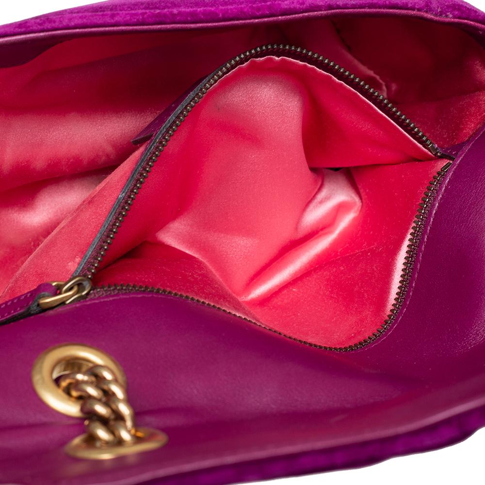 Gucci Magenta Matelassé Velvet Small GG Marmont Shoulder Bag In Good Condition In Dubai, Al Qouz 2