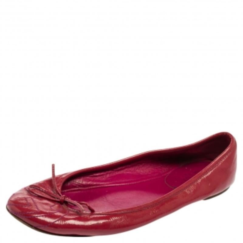 Gucci Magenta Patent Leather Soho Ballet Flats Size 35.5 For Sale 2