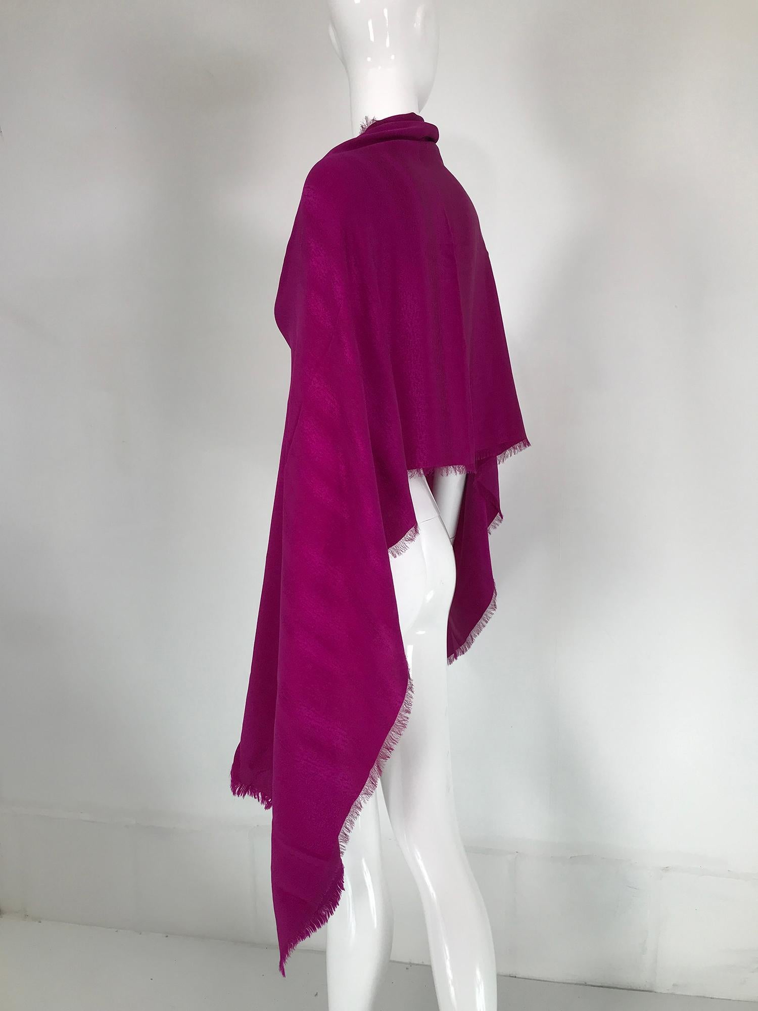 Women's or Men's Gucci Magenta Silk Jacquard X Long Rectangle Self Fringe Shawl/Scarf  For Sale