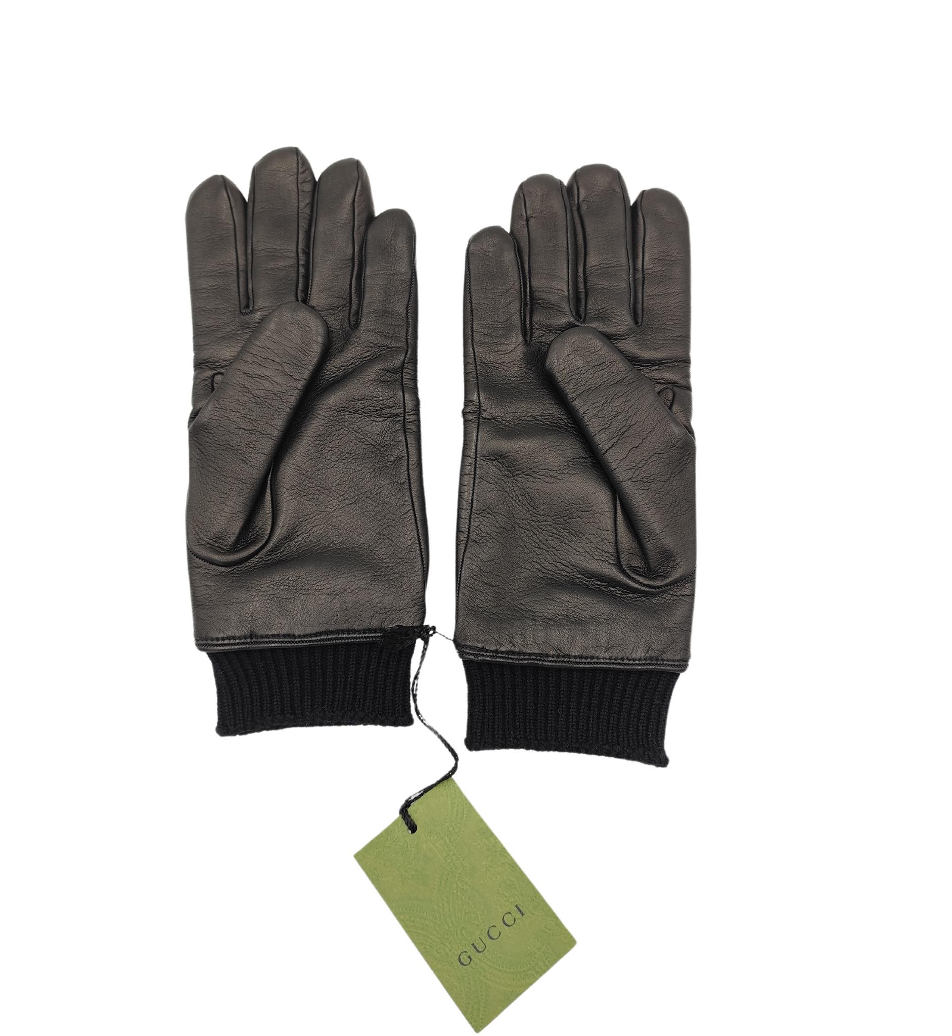 Gucci man gloves
Black leather and wool
Metal horsebit detail

Marked size 8 S

Great condition
Never worn, original tags on