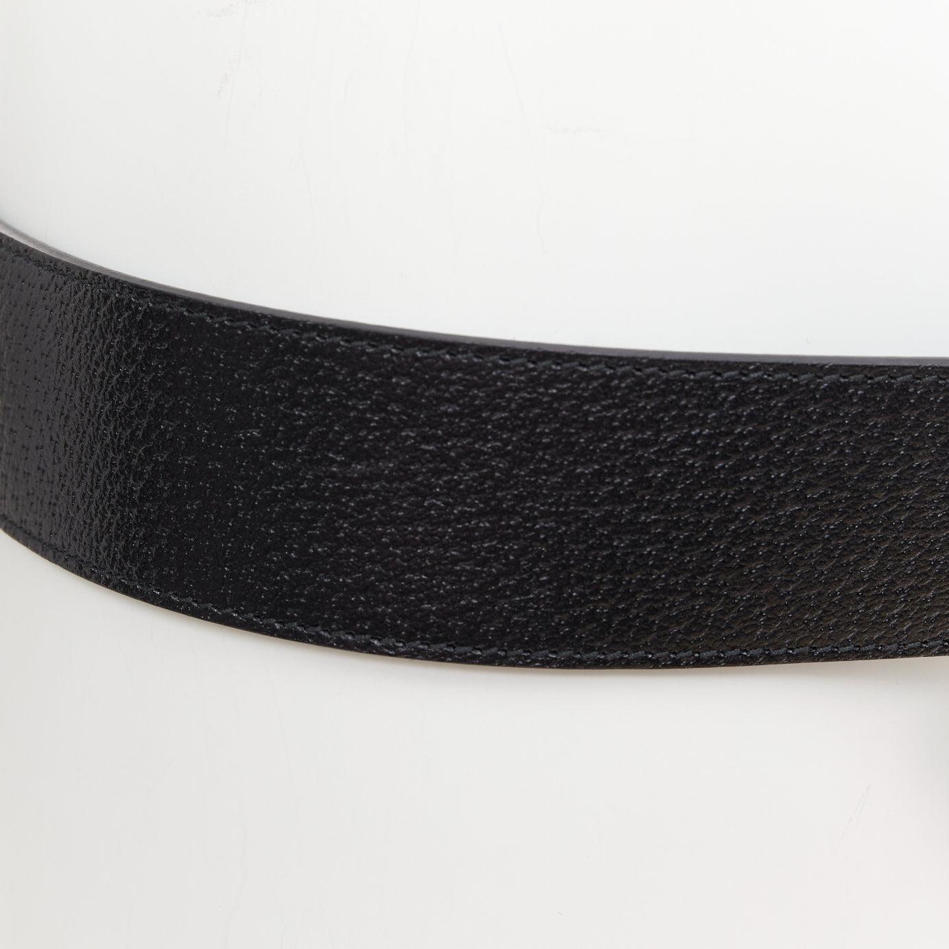 Grigio Gucci Marmont, cintura in pelle nera testurizzata con logo GG argento, 100cm in vendita