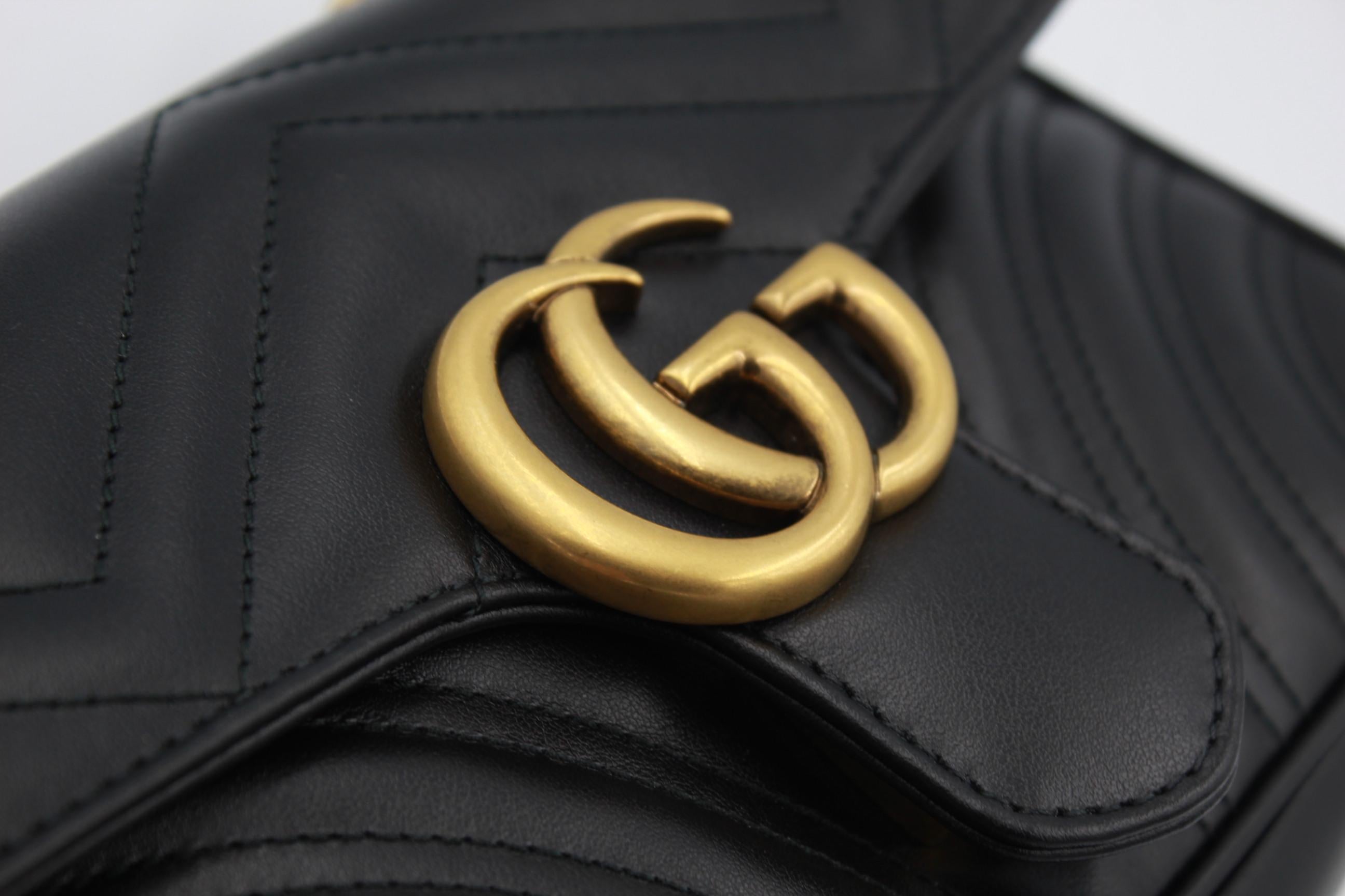 Gucci Marmont Crossbody CBlack Leather  Bag In Excellent Condition In Paris, FR