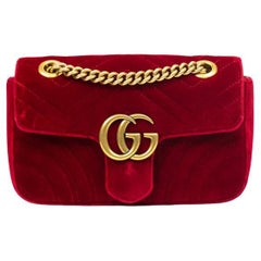 GUCCI, Marmont in red velvet