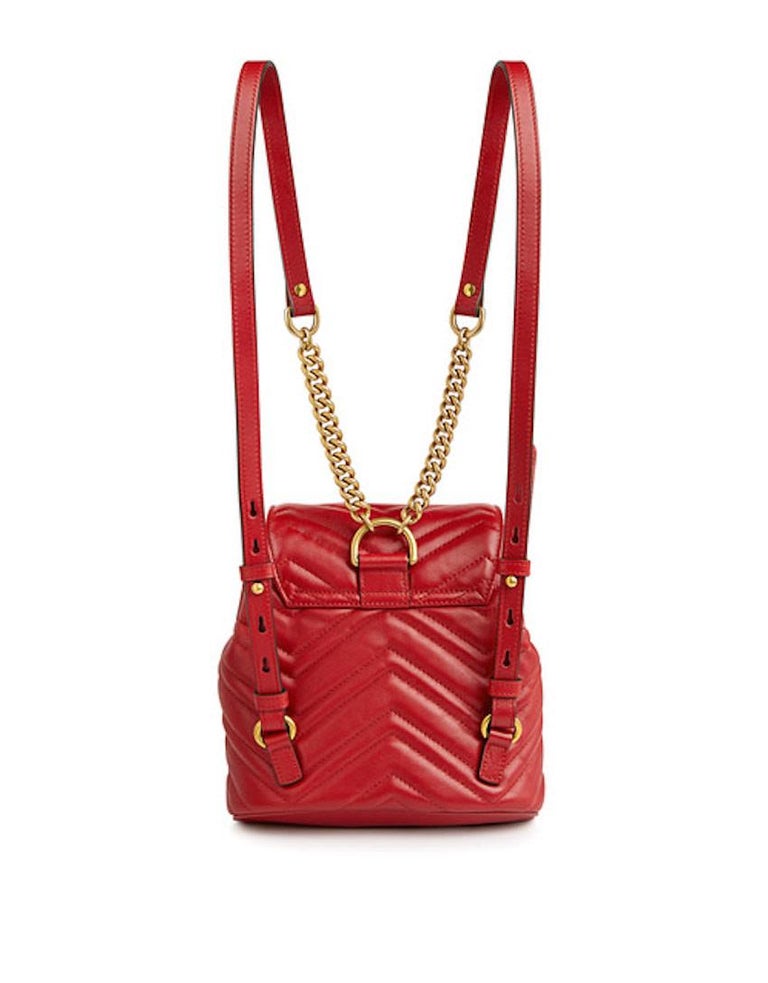Stamped with the signature hardware at the front, this 'Marmont' backpack is made from smooth leather and quilted with a vintage-inspired chevron pattern. Double-up the chain straps to carry it on one shoulder.

COLOR: Red
MATERIAL: