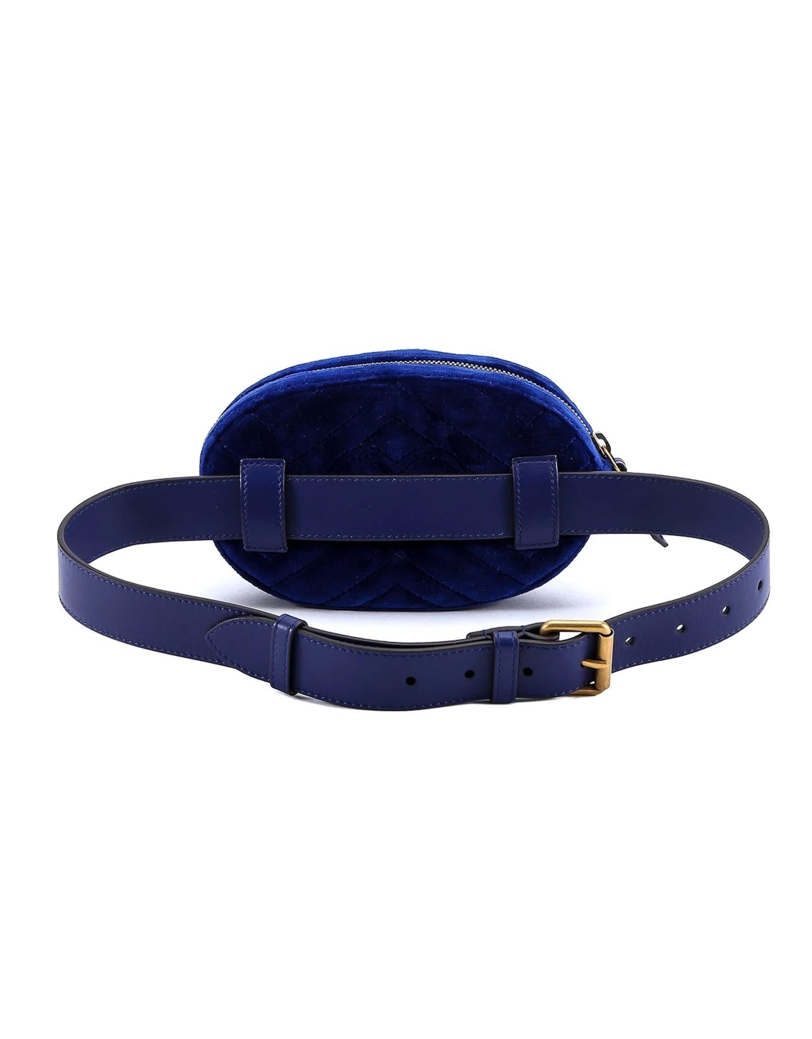 Gucci Marmont Matlasse Navy Velvet Belt Bag In New Condition In Montreal, Quebec