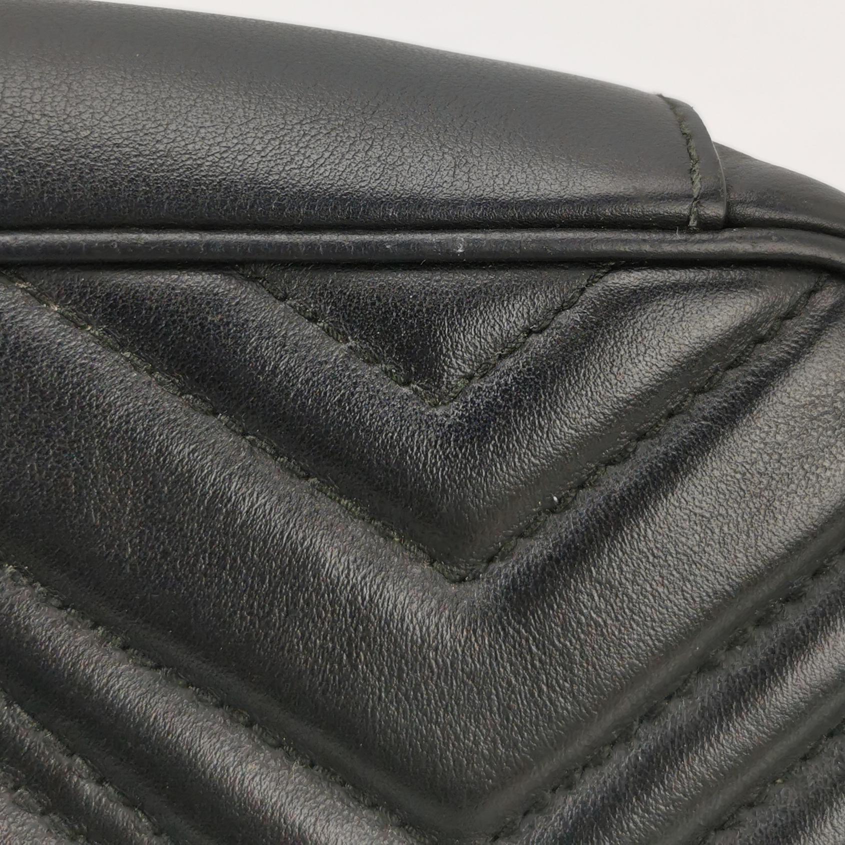 Gucci Marmont Mini Flap Noir Sac à main en cuir de veau doré en vente 11