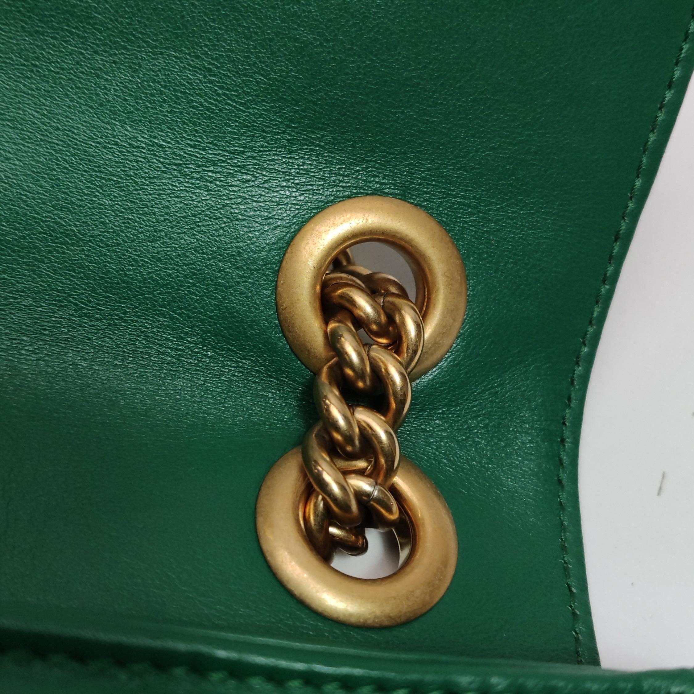 Gucci Marmont Mini Flap Borsa in pelle di vitello verde Hardware oro in vendita 9