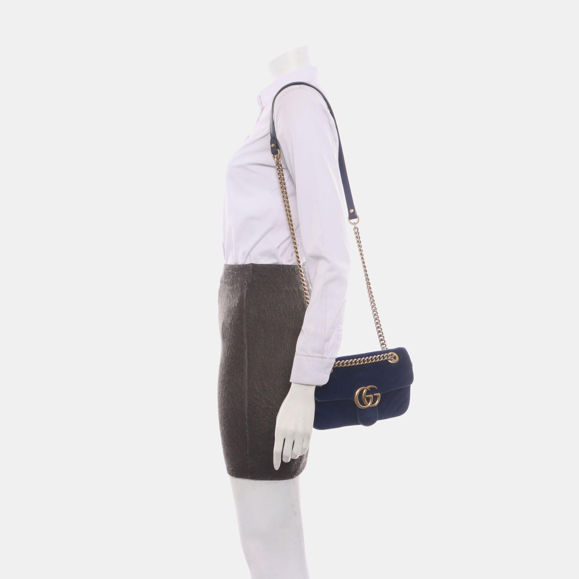 Bolso Gucci Marmont Mini Flap Terciopelo Azul Marino en Bueno estado para la venta en AUBERVILLIERS, FR