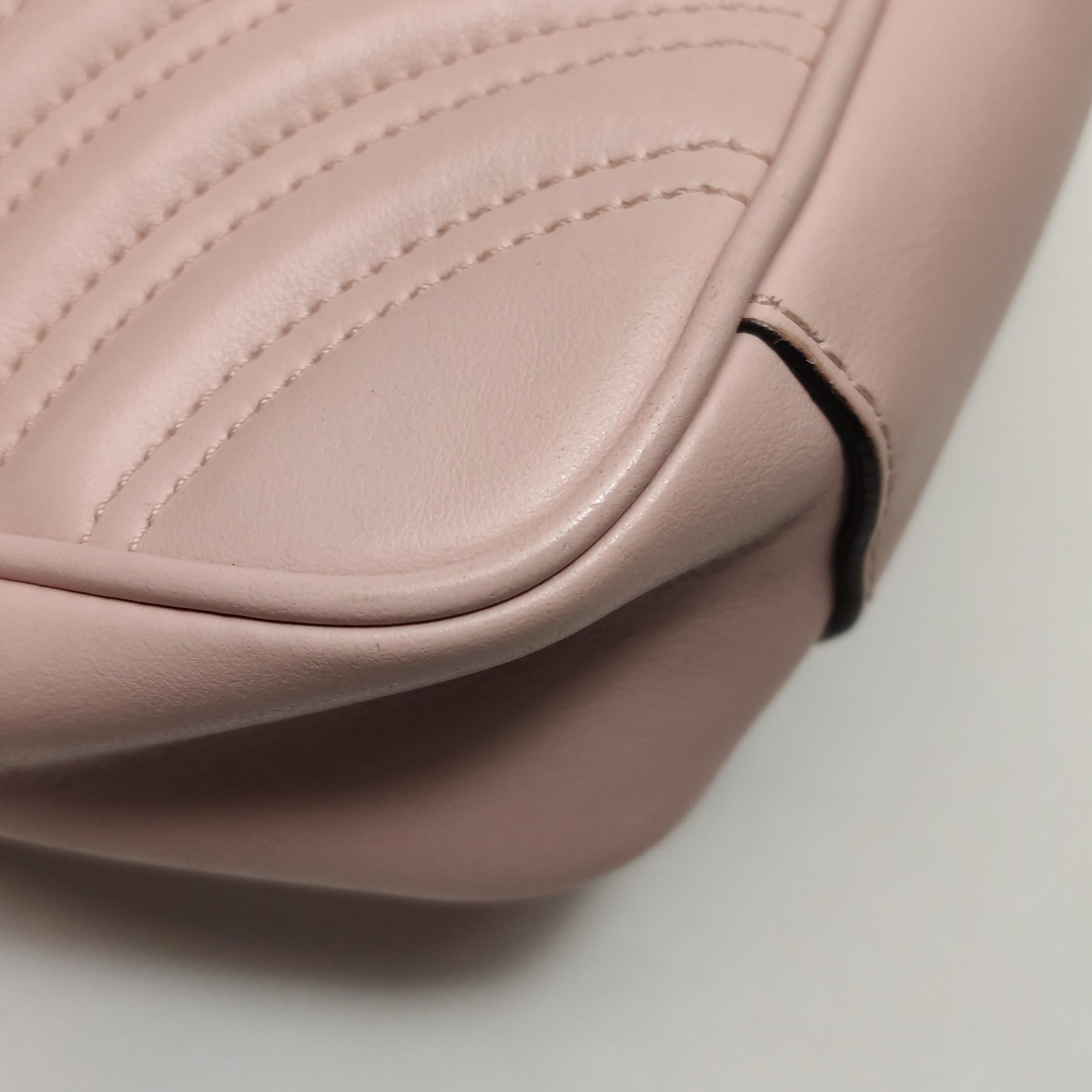 Gucci Marmont Mini Flap Borsa in pelle di vitello rosa Hardware oro in vendita 8