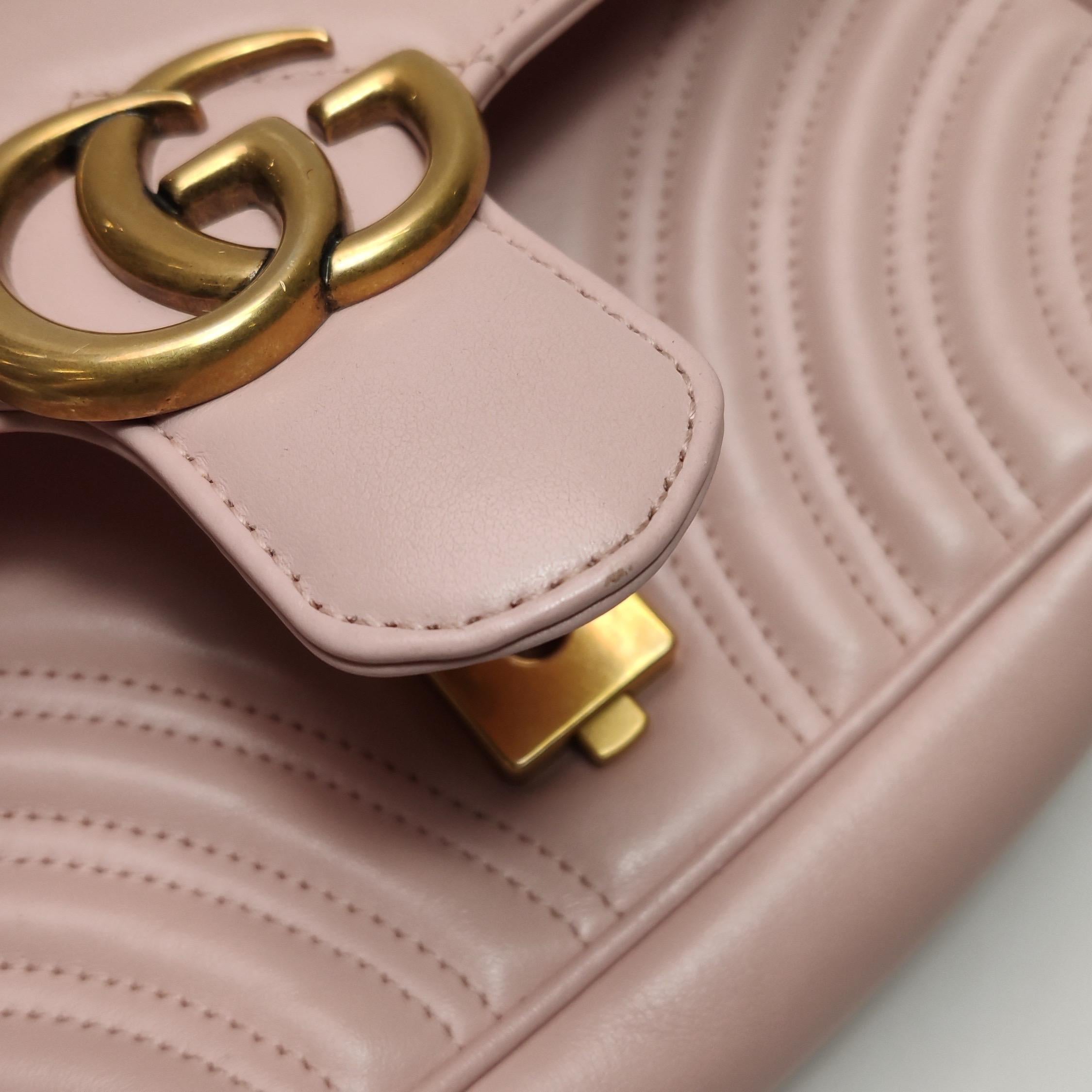 Gucci Marmont Mini Flap Borsa in pelle di vitello rosa Hardware oro in vendita 10