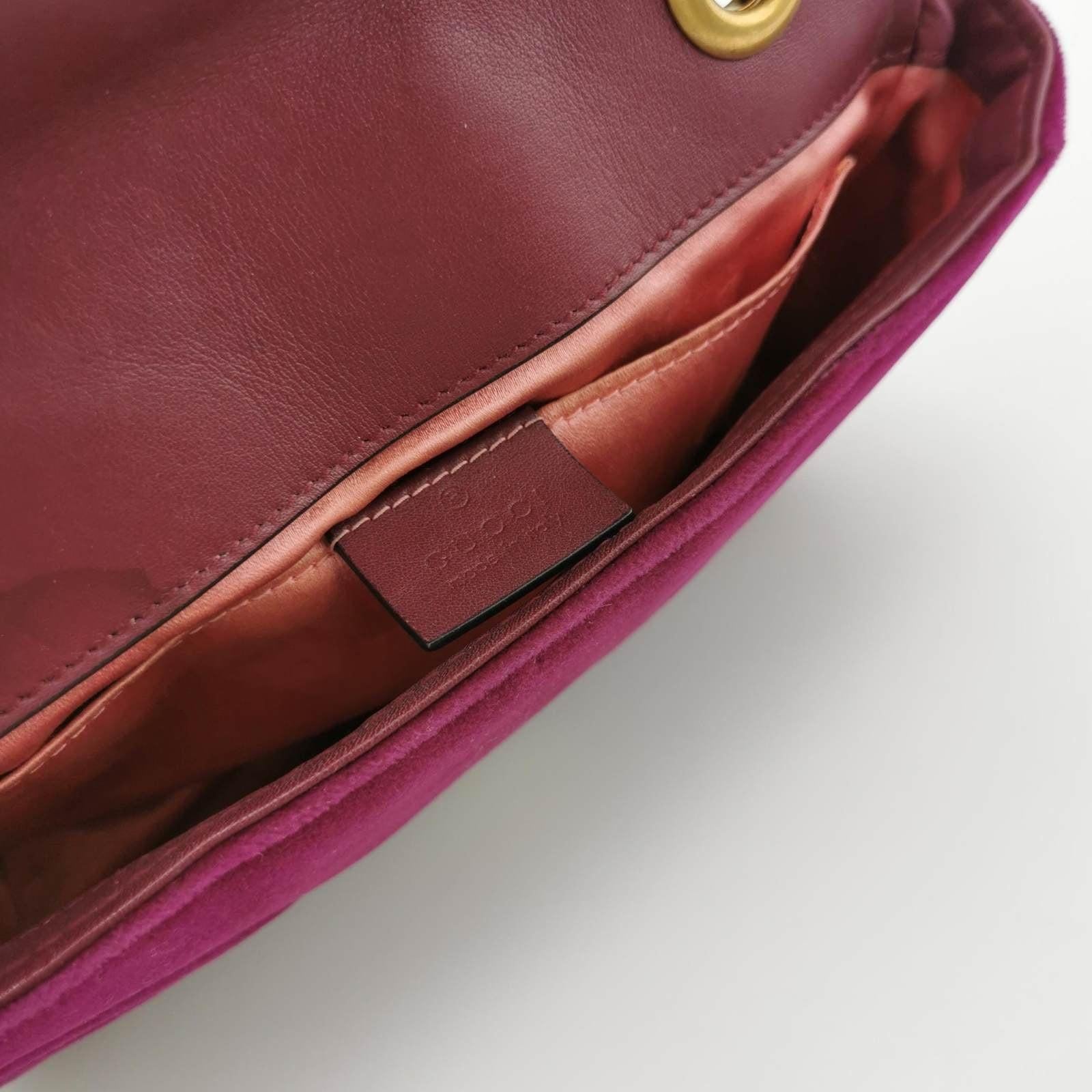 Gucci Marmont Mini Flap Pink Velvet Handbag For Sale 2