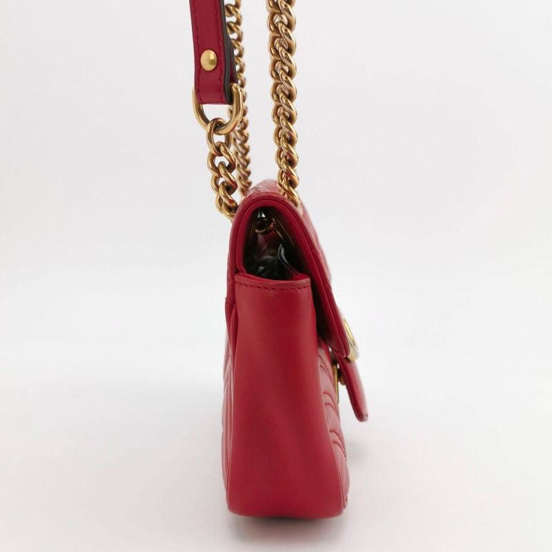 Gucci Marmont Mini Flap Red Leather Handbag In Good Condition For Sale In AUBERVILLIERS, FR