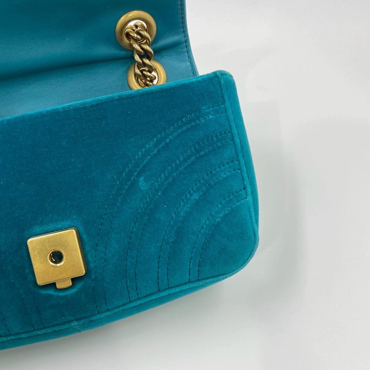 Gucci Marmont Small Flap Turquoise Blue Velvet Handbag For Sale 10